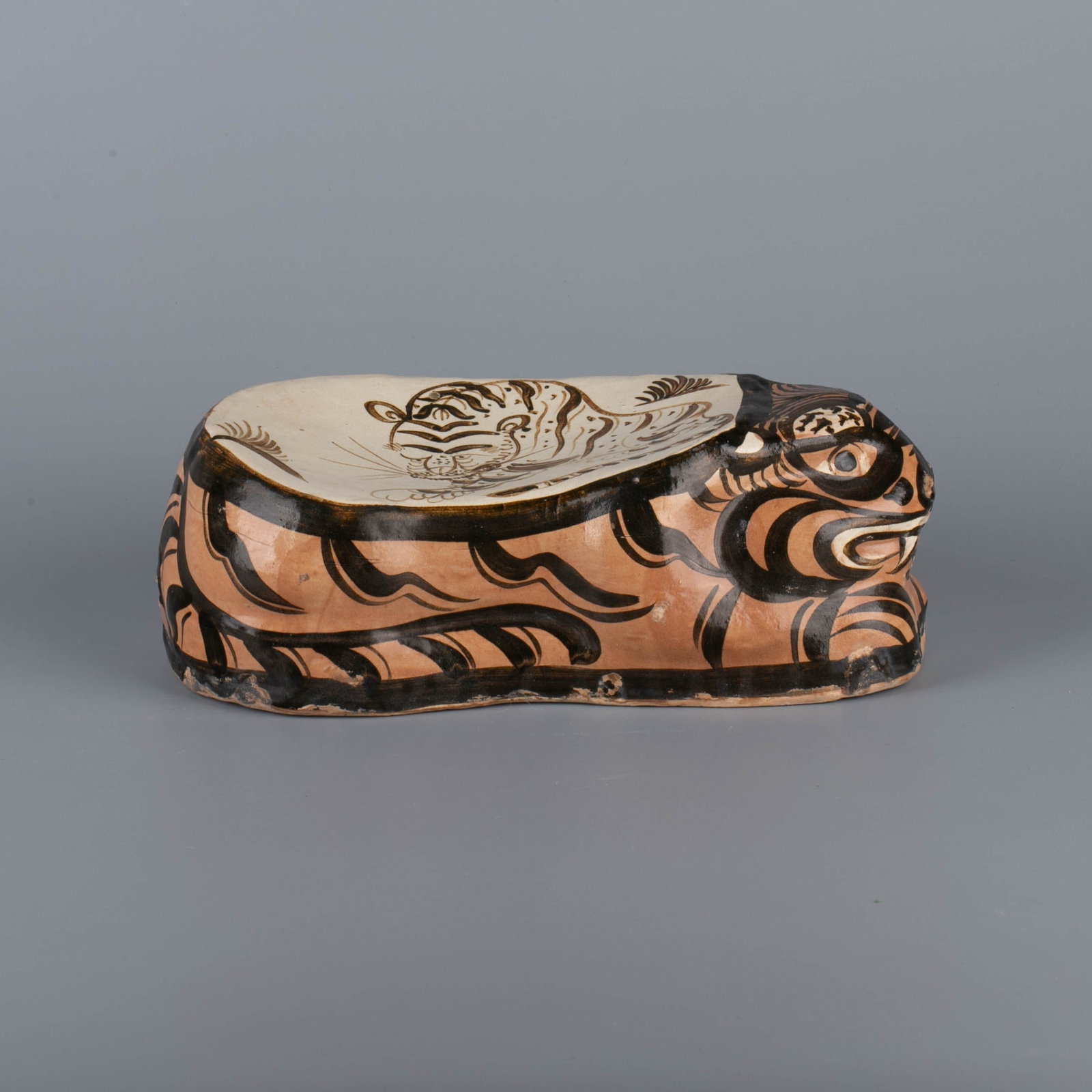 Cizhou kiln tiger-shaped pillow, Song Dynasty (1 of 7)