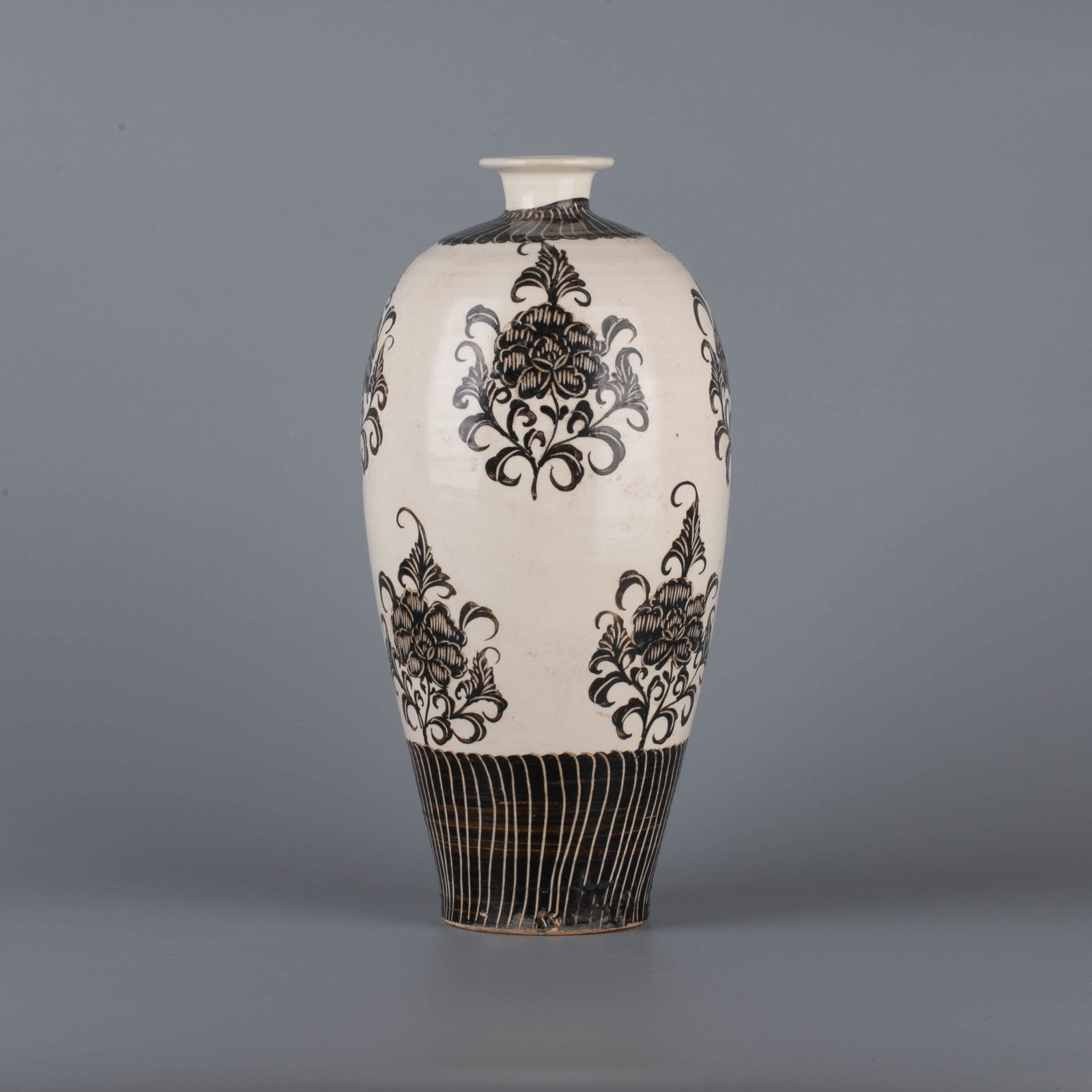 Song Dynasty Cizhou kiln white ground black flowers meiping vase (1 of 6)