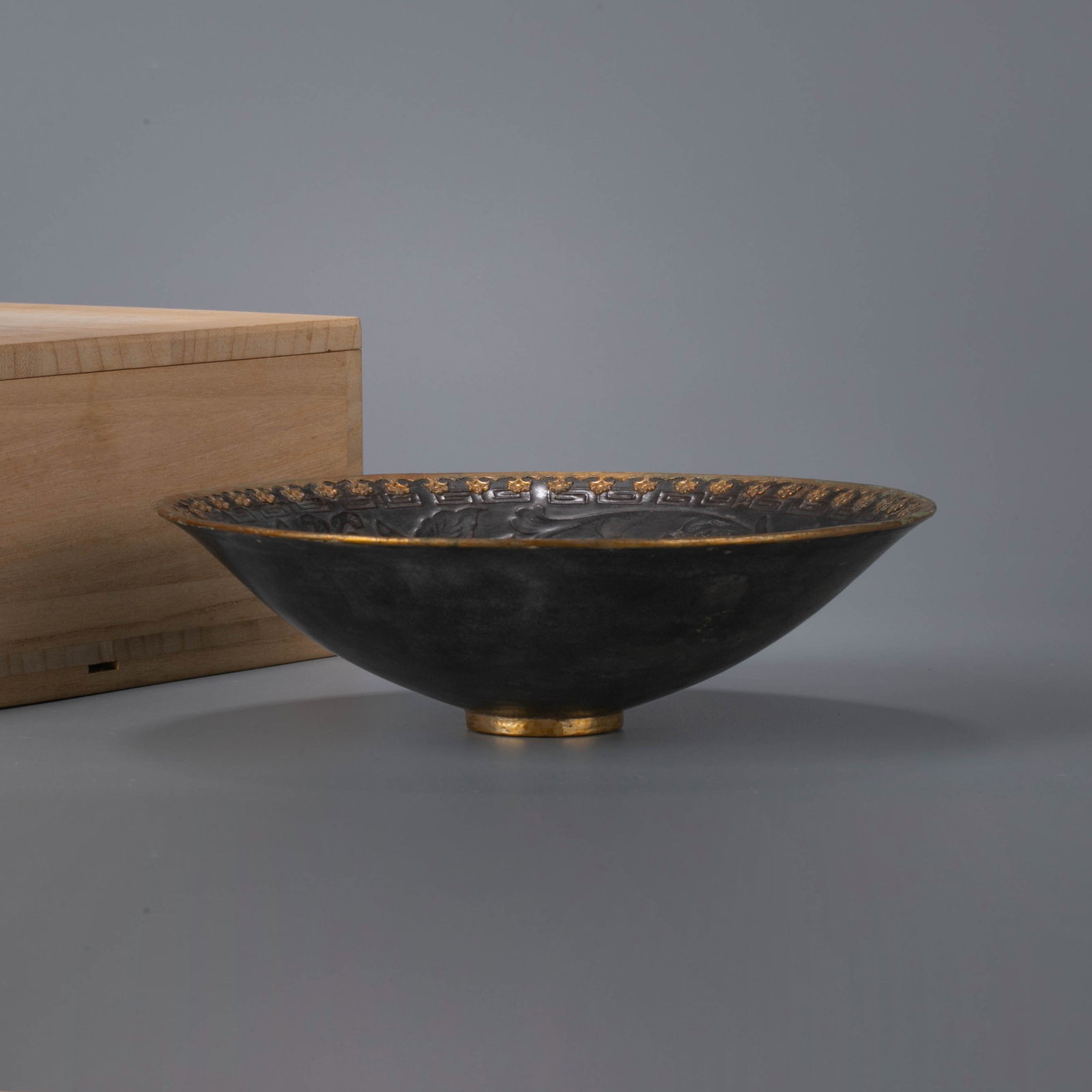 Song Dynasty Ding kiln black-glazed ware gold pattern bowl (1 of 7)