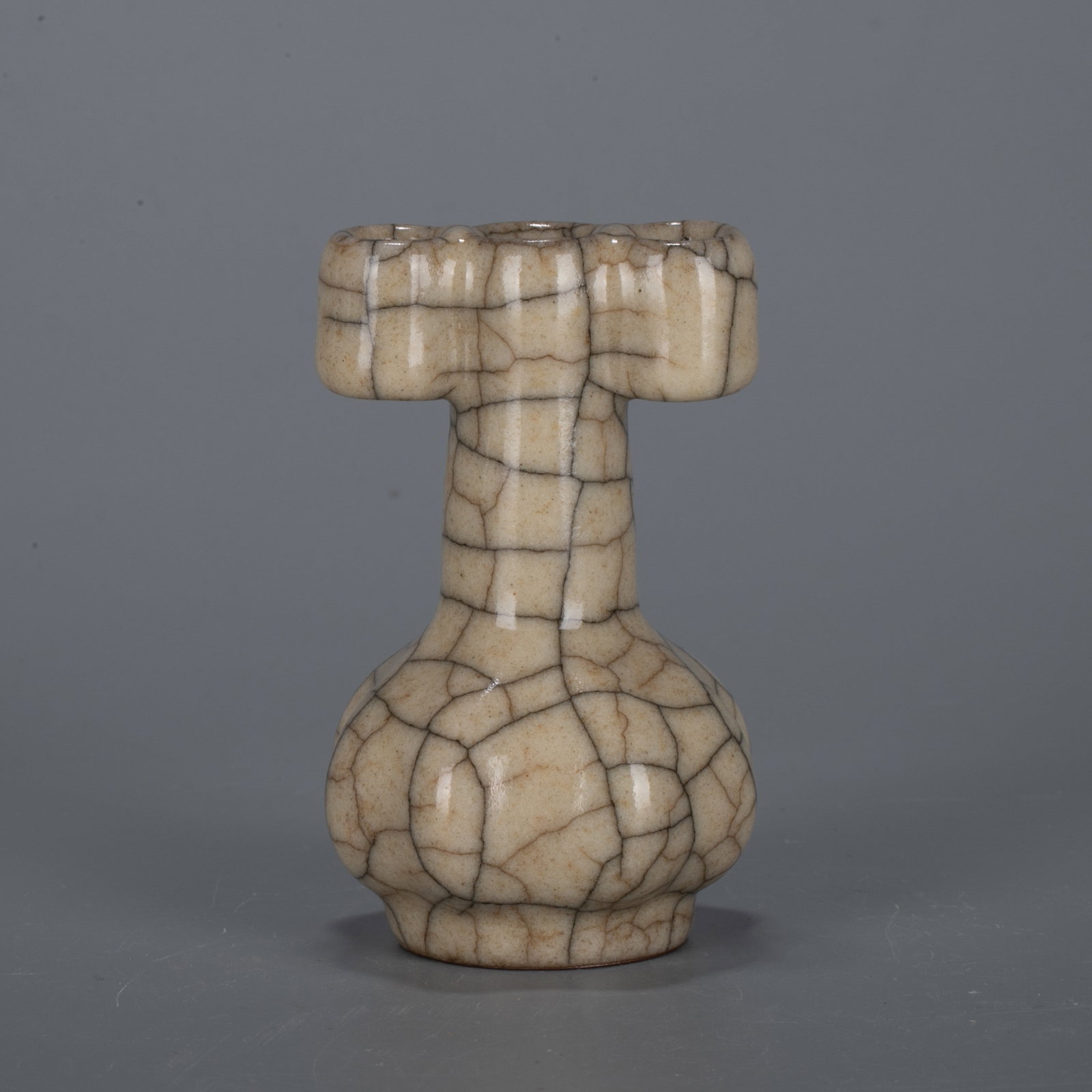 Song Dynasty Ge kiln throwing pot (1 of 6)