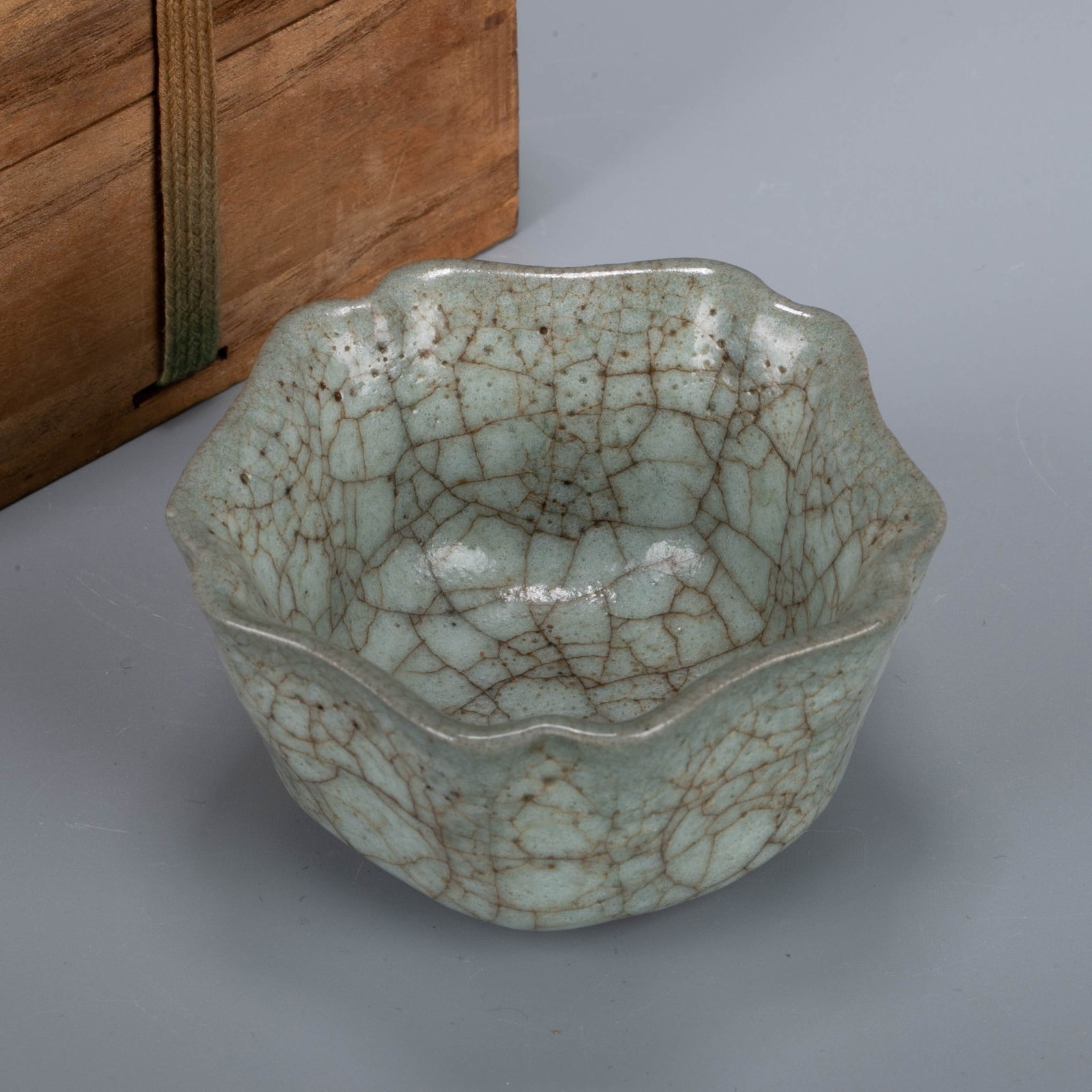Ming Dynasty Ge Kiln Japanese Jiao Cup (1 of 7)