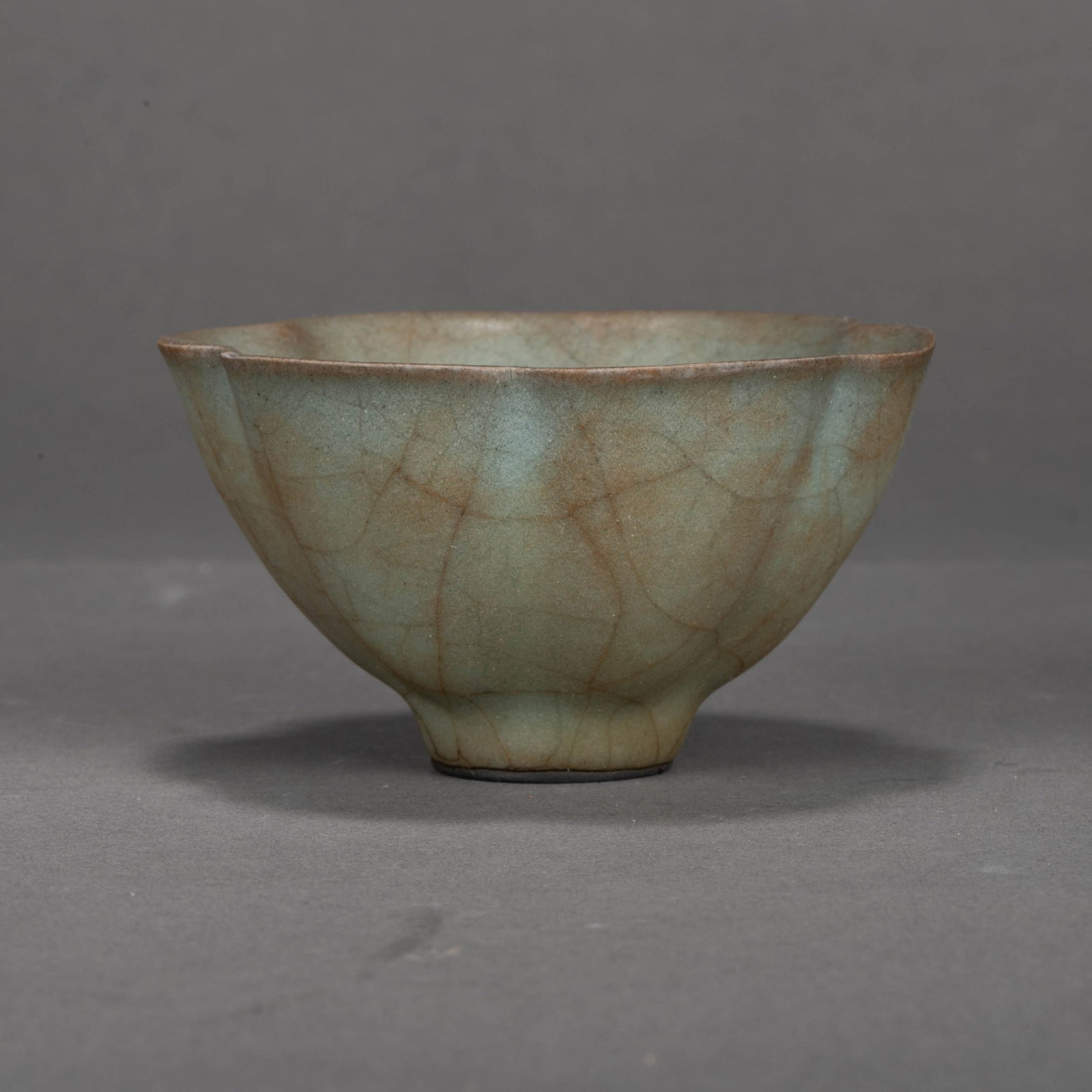 Song Guan warelobed rim cup (1 of 6)