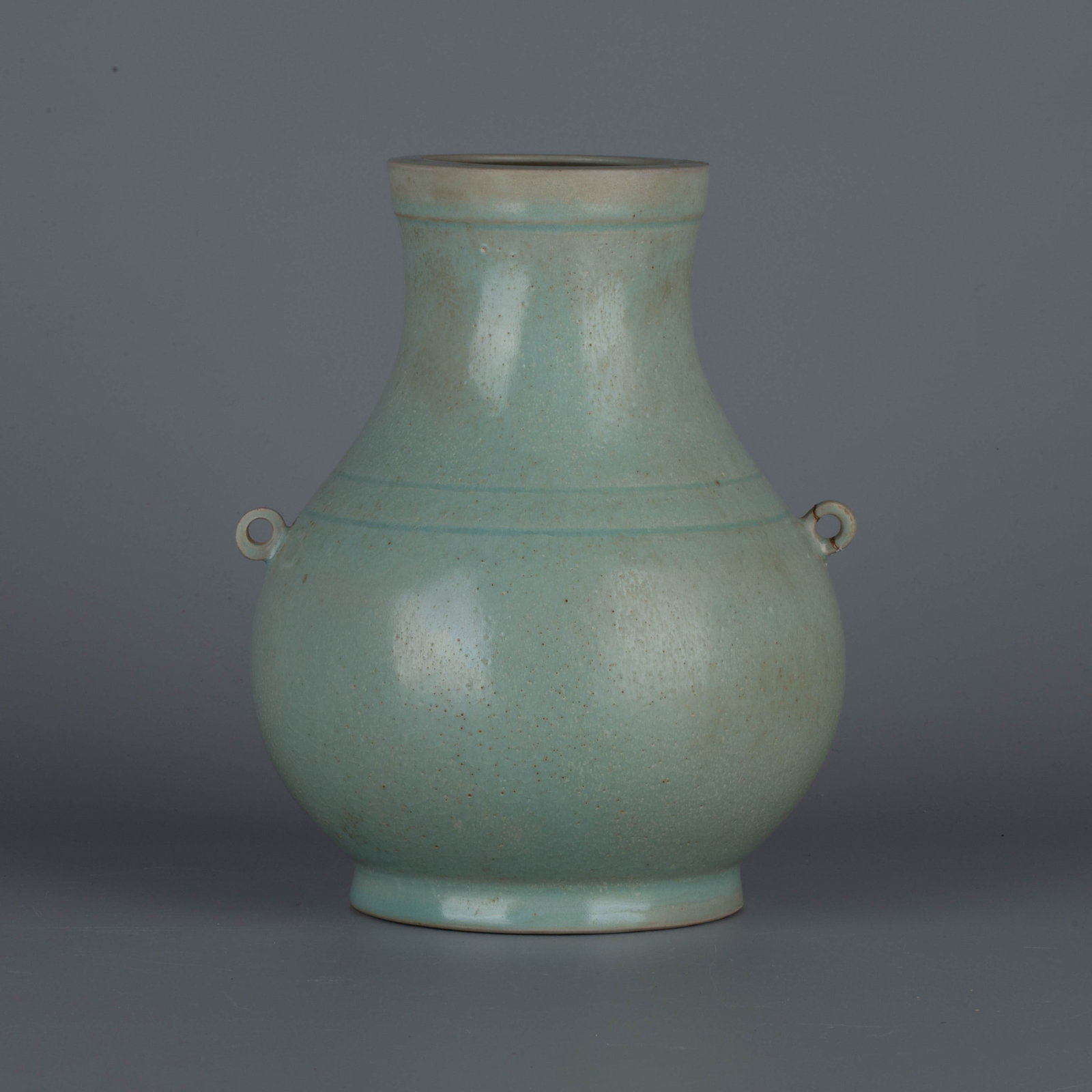 Ru kiln ring-eared vase of Song Dynasty: Ru kiln ring-eared vase of Song Dynasty
