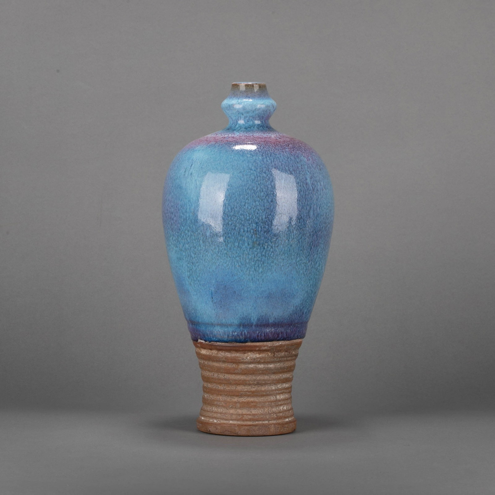 Yuan Jun waremeiping vase: Yuan Jun waremeiping vase