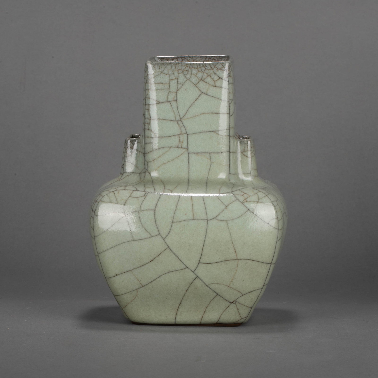 Song Dynasty official glaze hanaire (Japanese flower vase): Song Dynasty official glaze hanaire (Japanese flower vase)