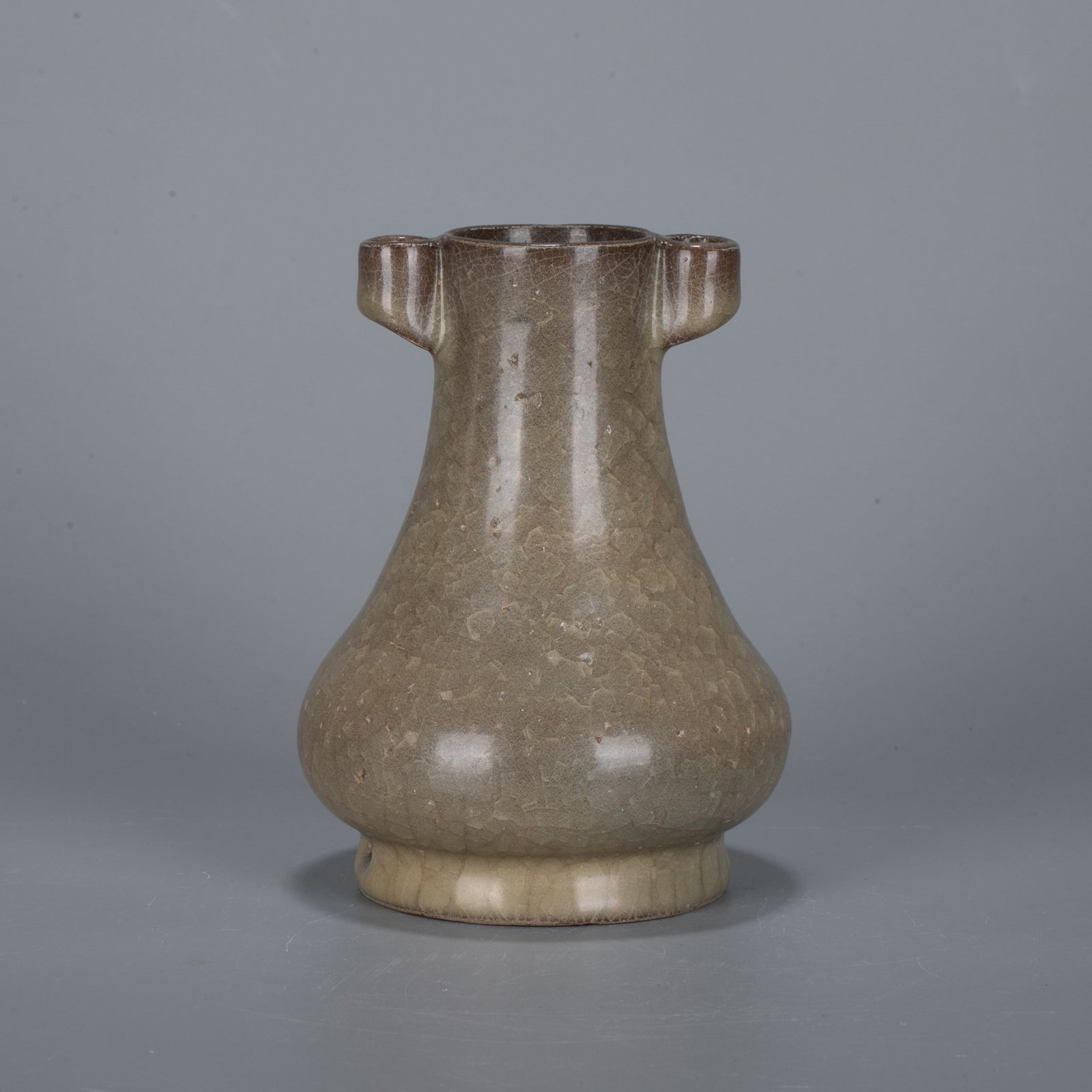Southern Song Dynasty black Celadon tubular handles bottle: Southern Song Dynasty black Celadon tubular handles bottle