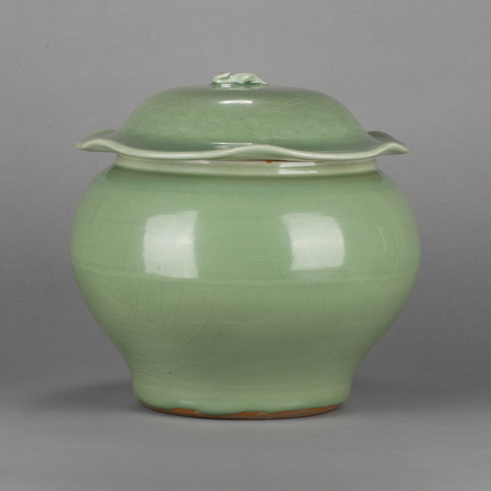 Celadon covered pot - 3