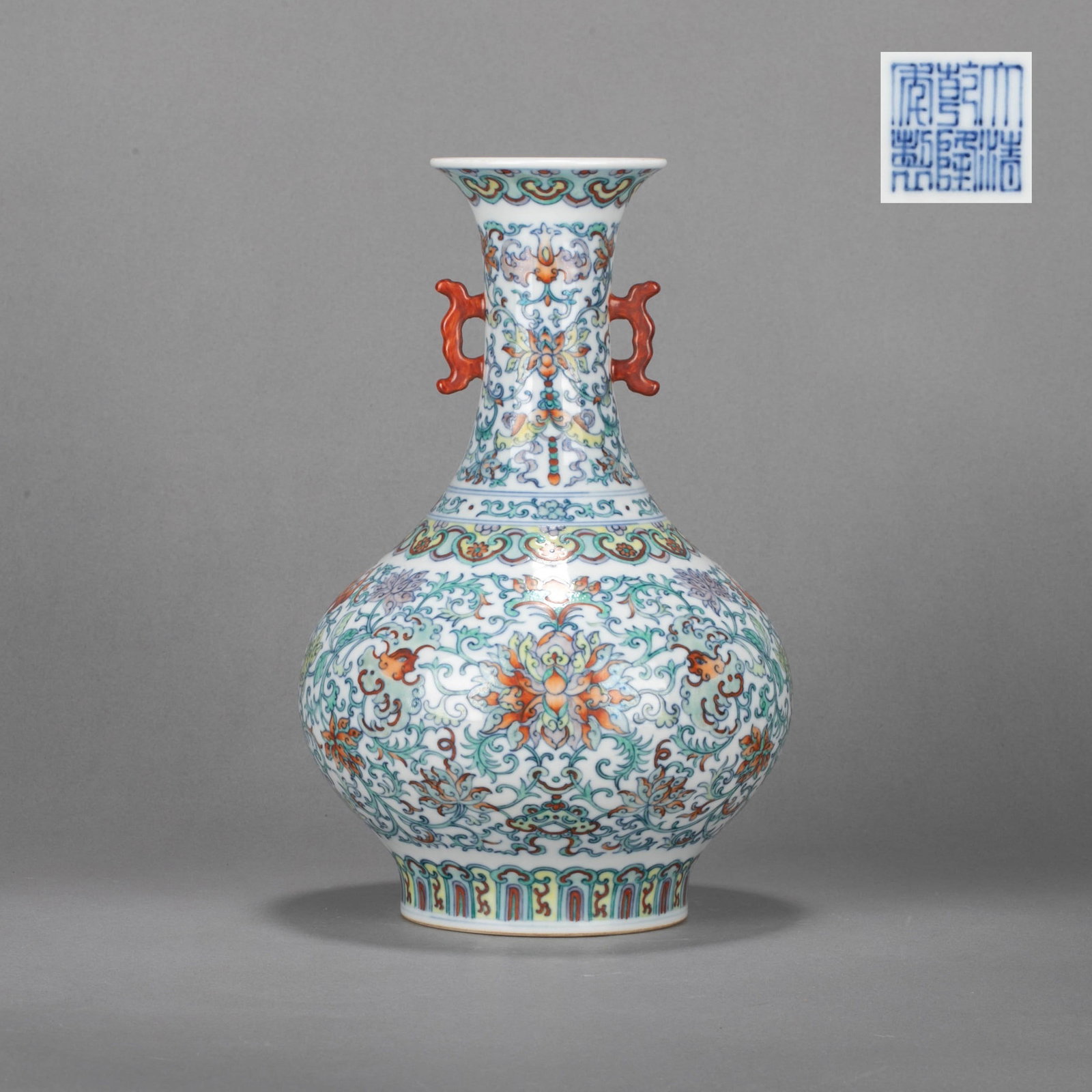 Qianlong reign mark of the Qing Dynasty hanaire (Japanese flower vase) (1 of 6)