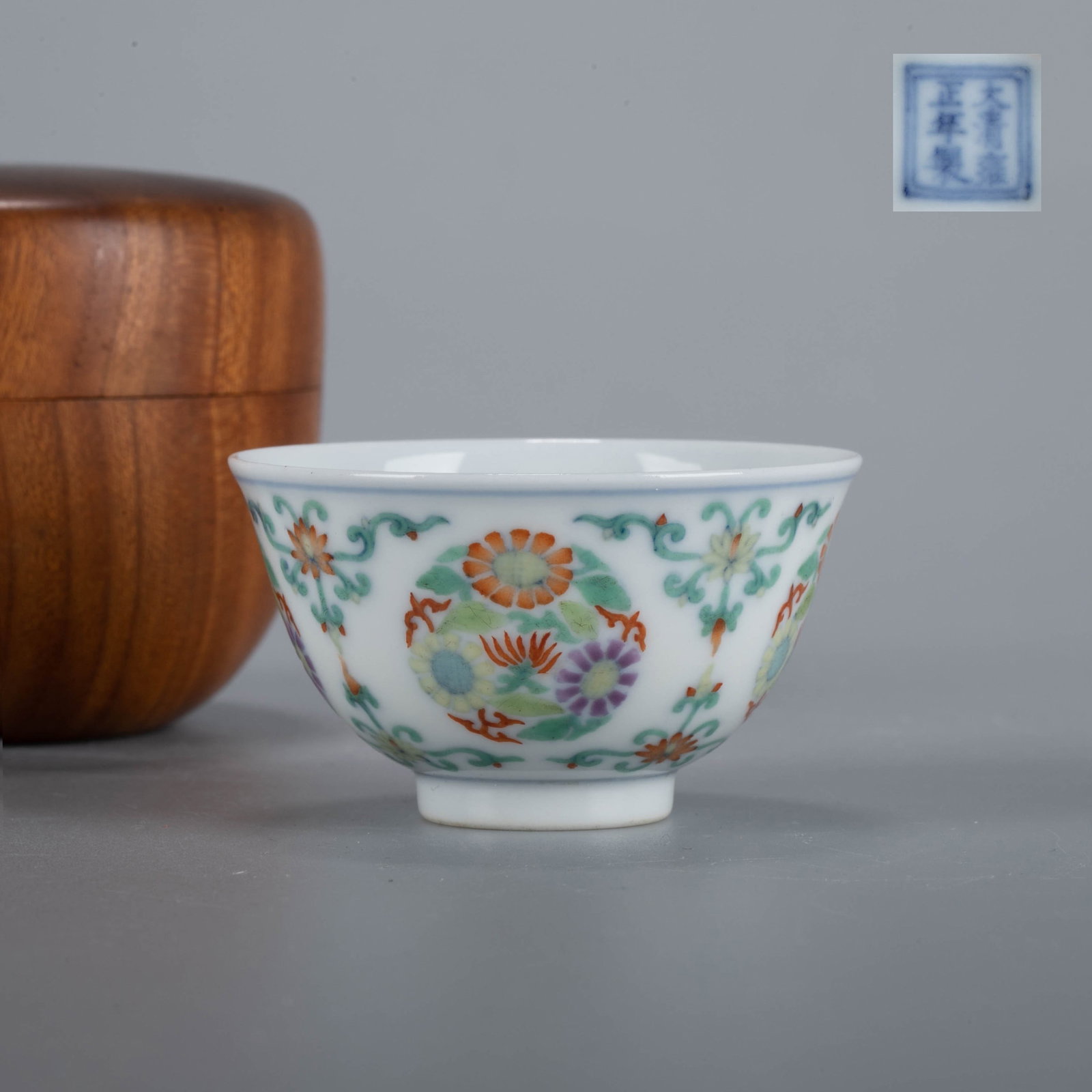 Qing Dynasty Yongzheng Pastel Pattern Cup: Qing Dynasty Yongzheng Pastel Pattern Cup