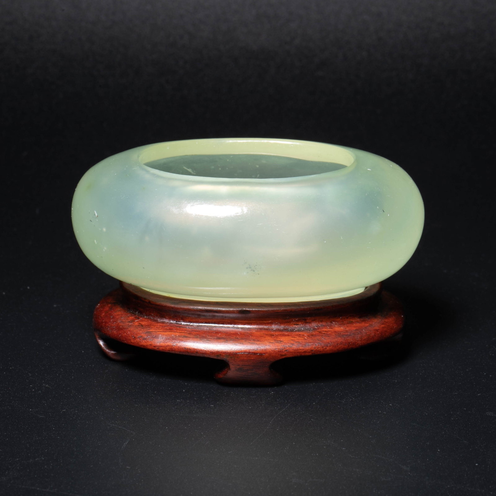 Jade water bowl: Jade water bowl