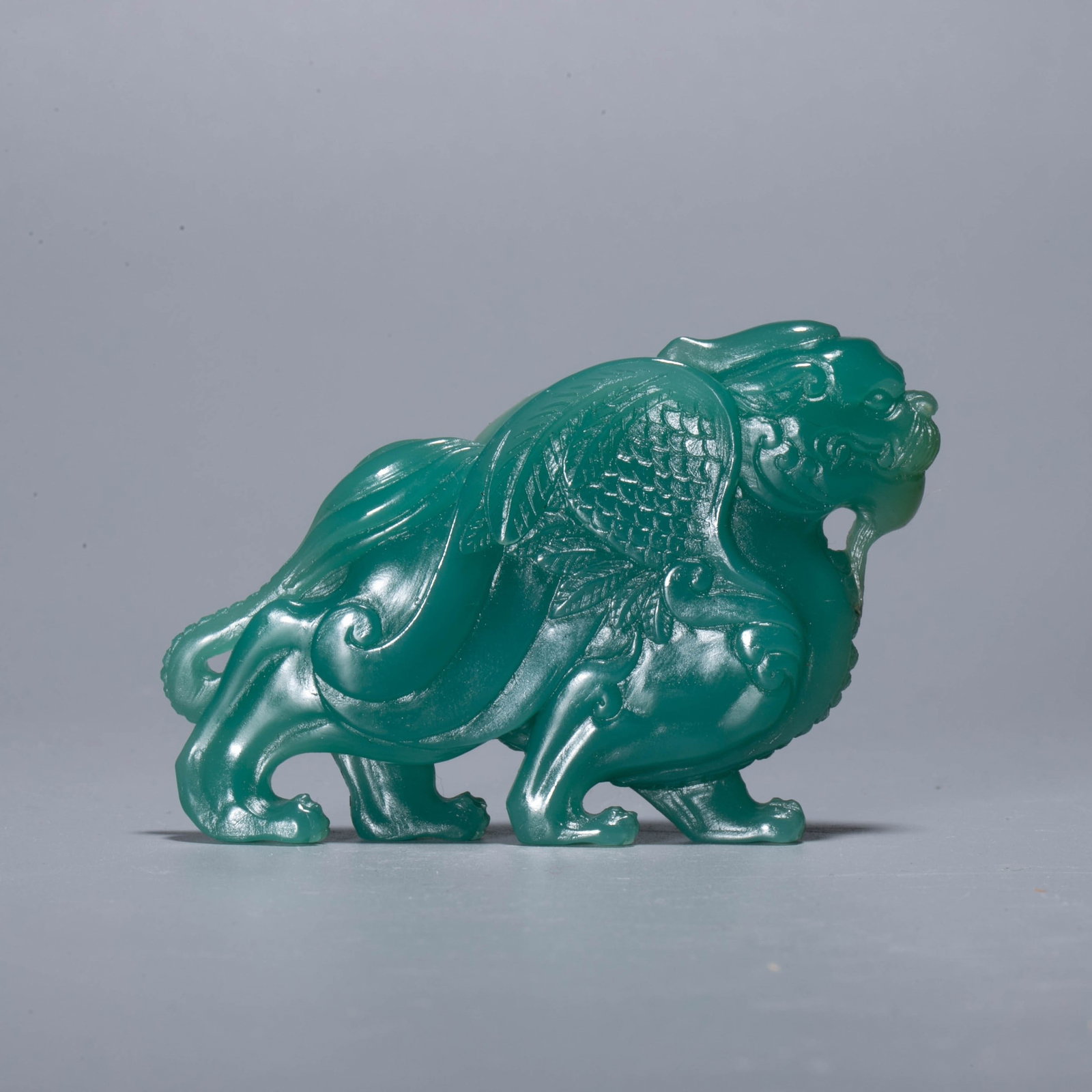 Qing Dynasty moxa leaf green eagle-winged animal ornament (1 of 5)