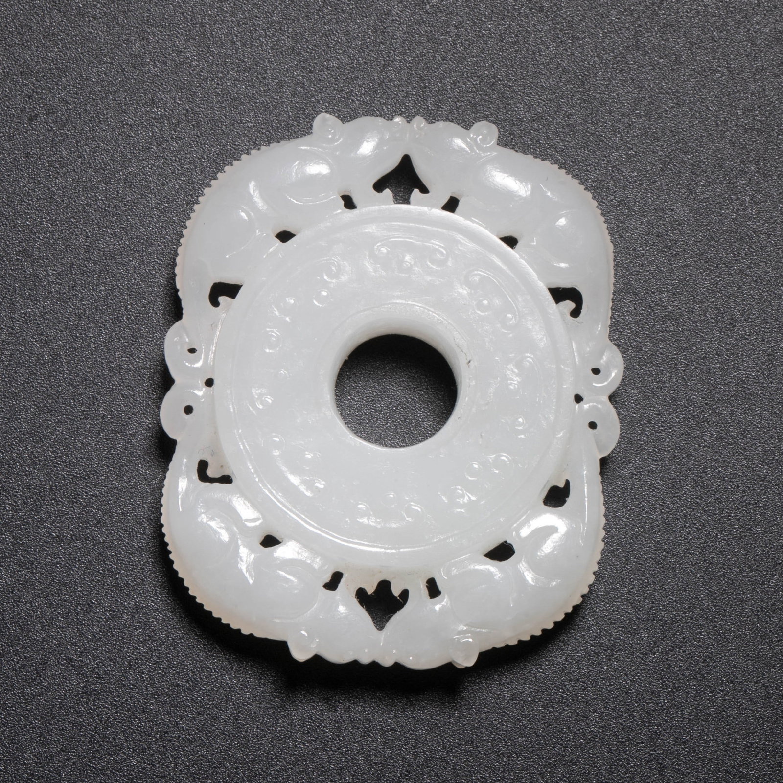 Qing Dynasty white jade auspicious animal accessories: Qing Dynasty white jade auspicious animal accessories