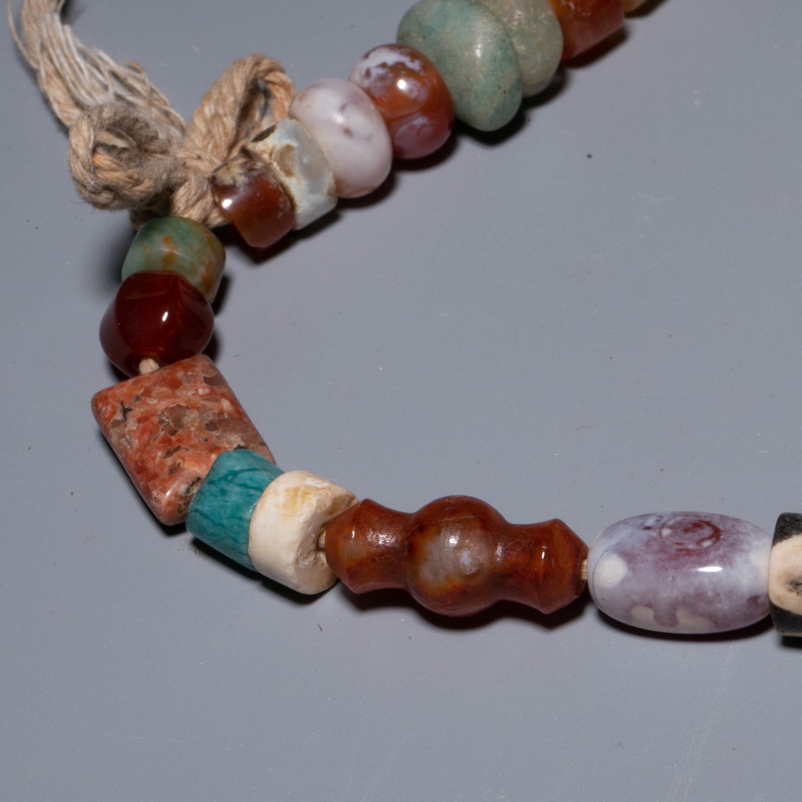Various ancient gemstone beads - 4