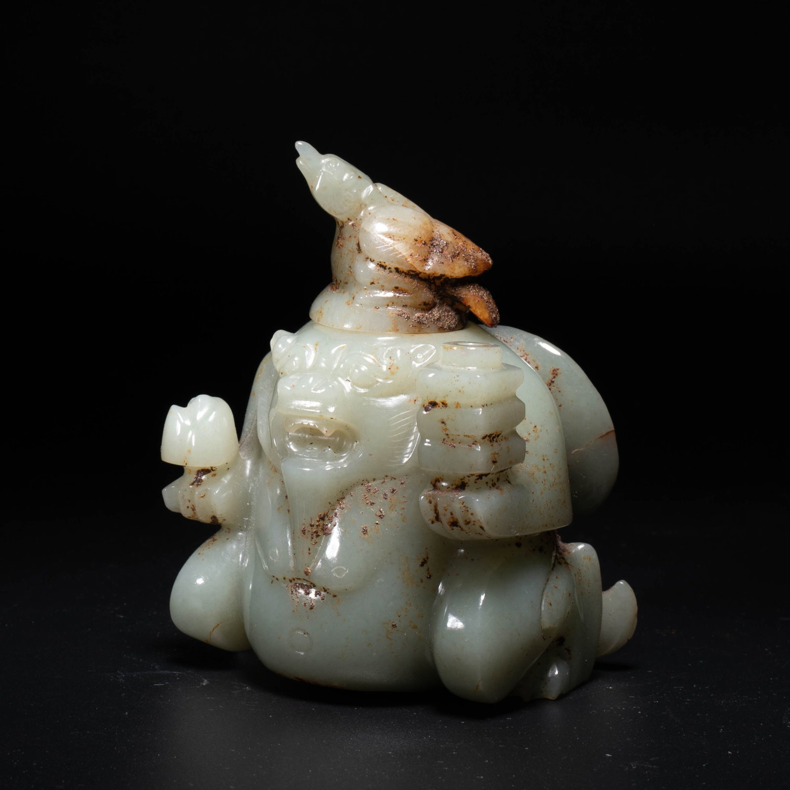 Han Dynasty white jade black-headed bear statue (1 of 6)