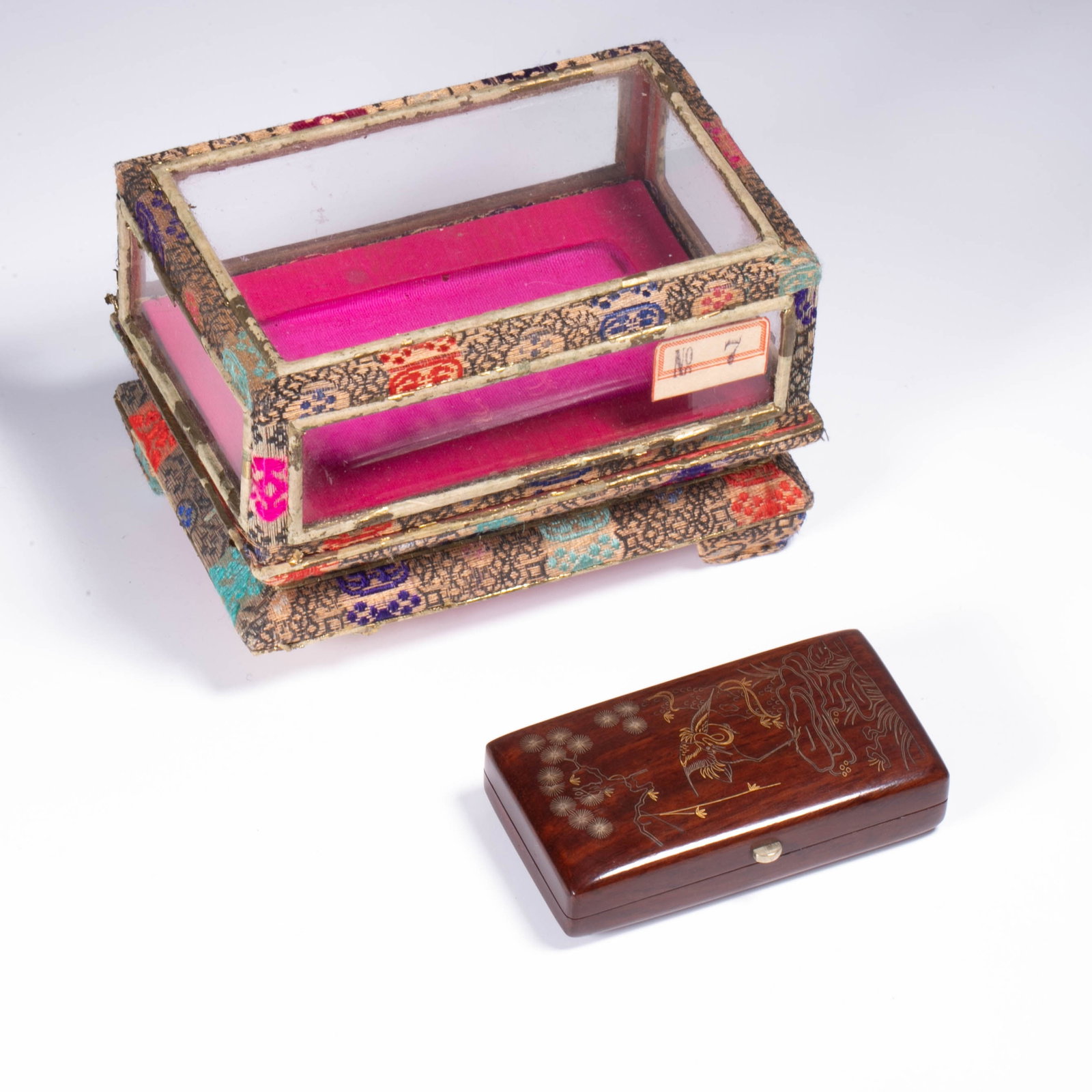 Inlaid gold and silver ink pad box: Inlaid gold and silver ink pad box