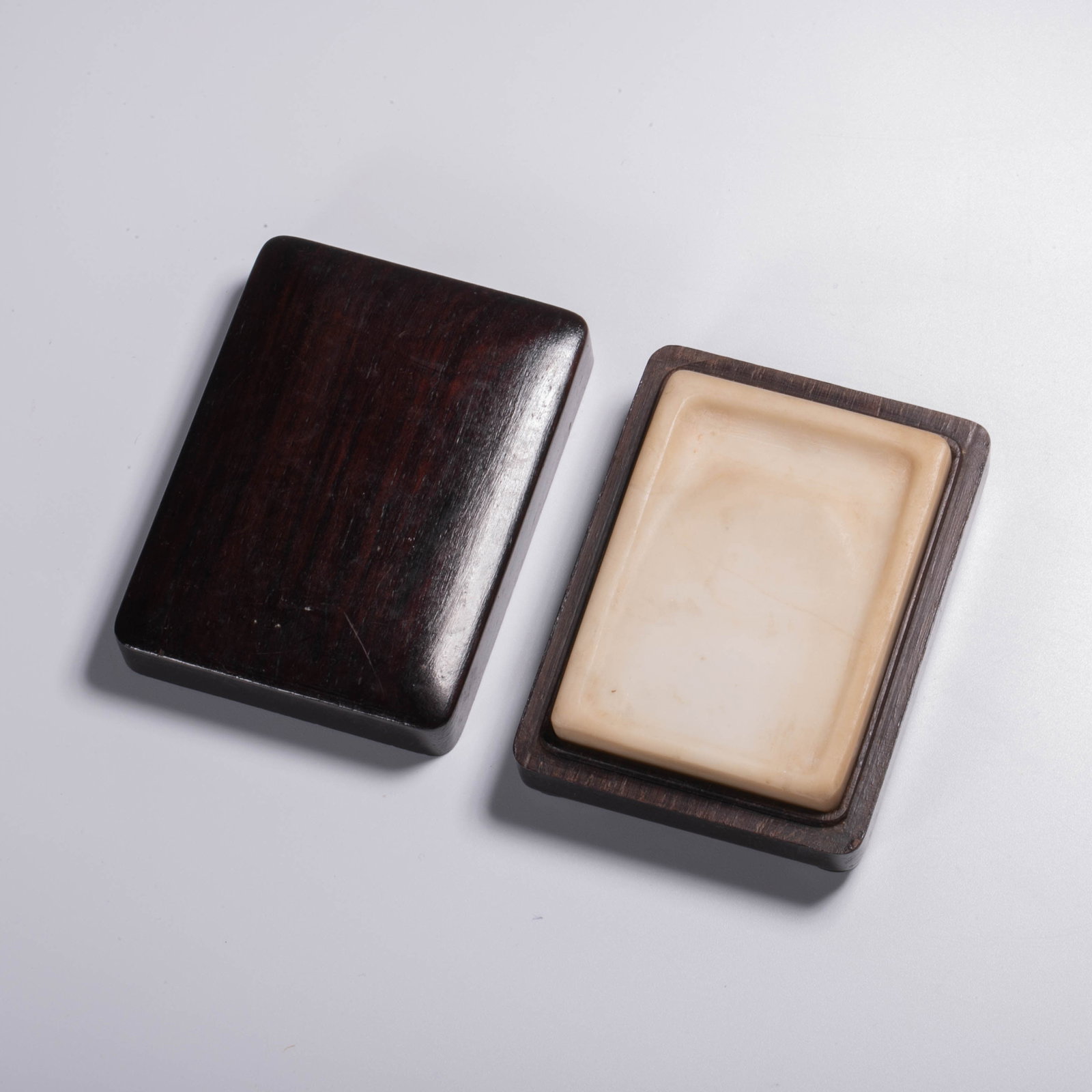 Qing Bai Duan inkstone in the palm of his hand: Qing Bai Duan inkstone in the palm of his hand