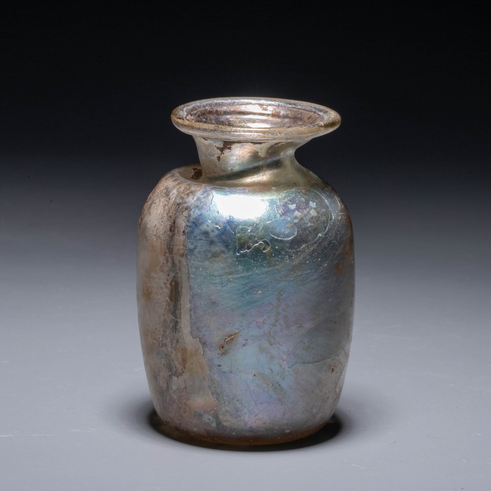 Ancient rome glass vase (1 of 8)