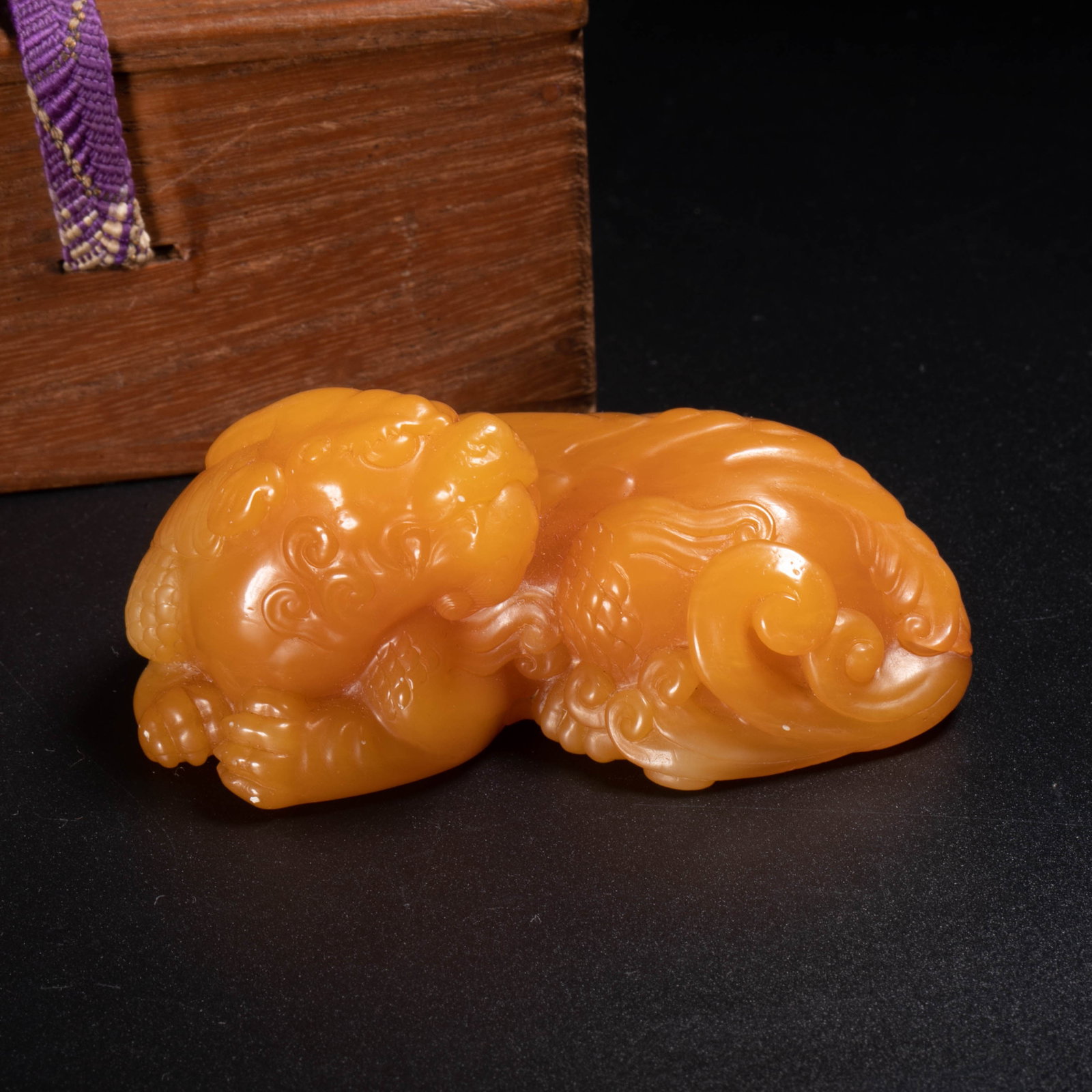 Orange peel yellow auspicious animal ornaments: Orange peel yellow auspicious animal ornaments