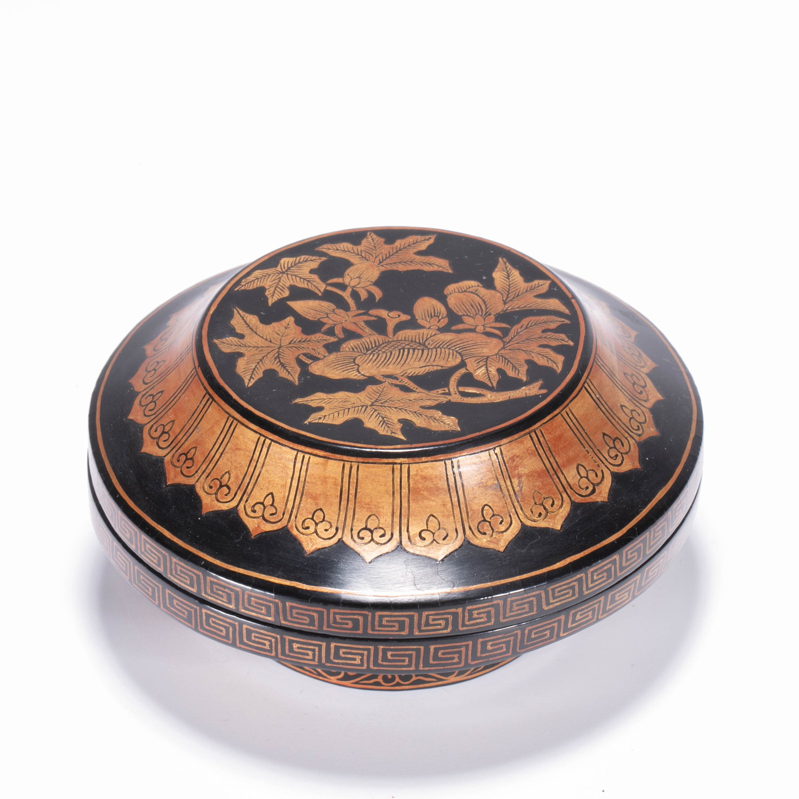 Qianlong period of Qing Dynasty, black lacquer and gold peony pattern lid box (1 of 8)