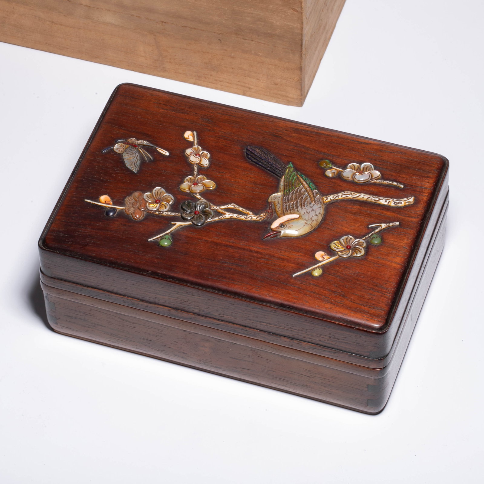 Qing dynasty huanghuali inlaid rectangular box: Qing dynasty huanghuali inlaid rectangular box