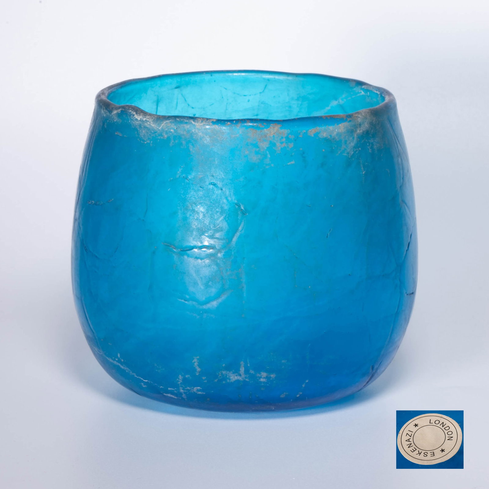 Sui sapphire blue glass cup: Sui sapphire blue glass cup