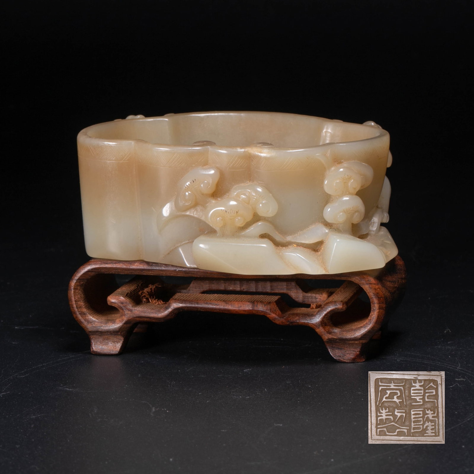 Qianlong Mark Ancient Jade Brush Rest and Water Dropper (1 of 9)