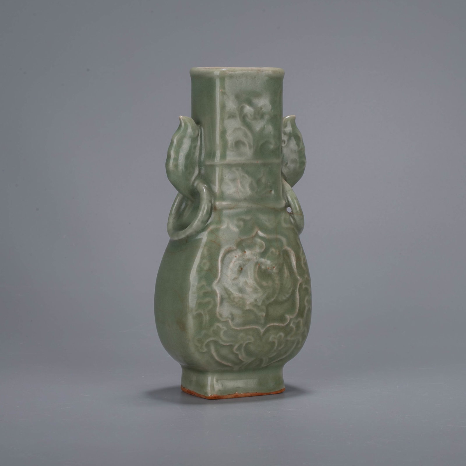 Ming Dynasty Longquan kiln square vase (1 of 8)