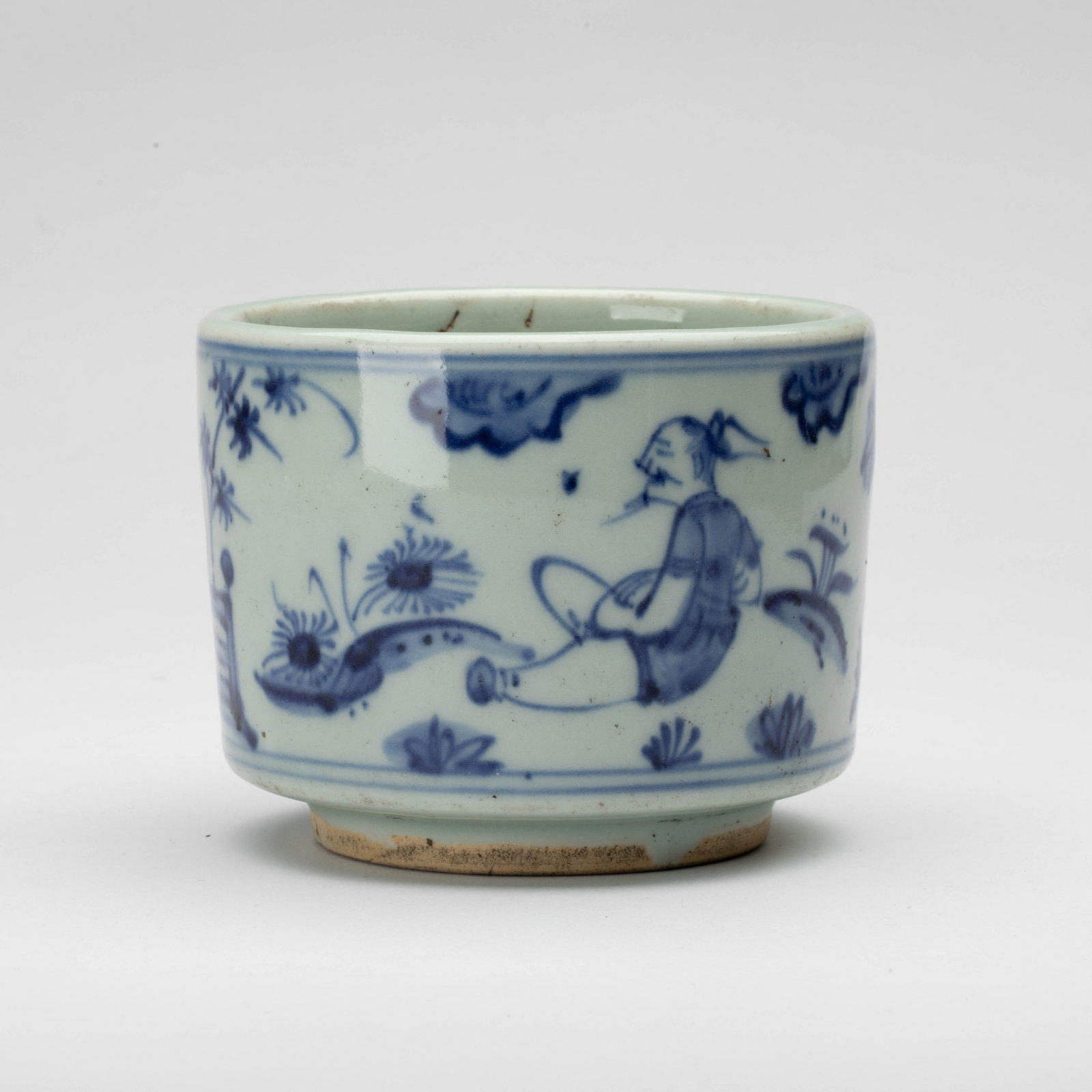 Ming dynasty blue and white Coats incense burner: Ming dynasty blue and white Coats incense burner