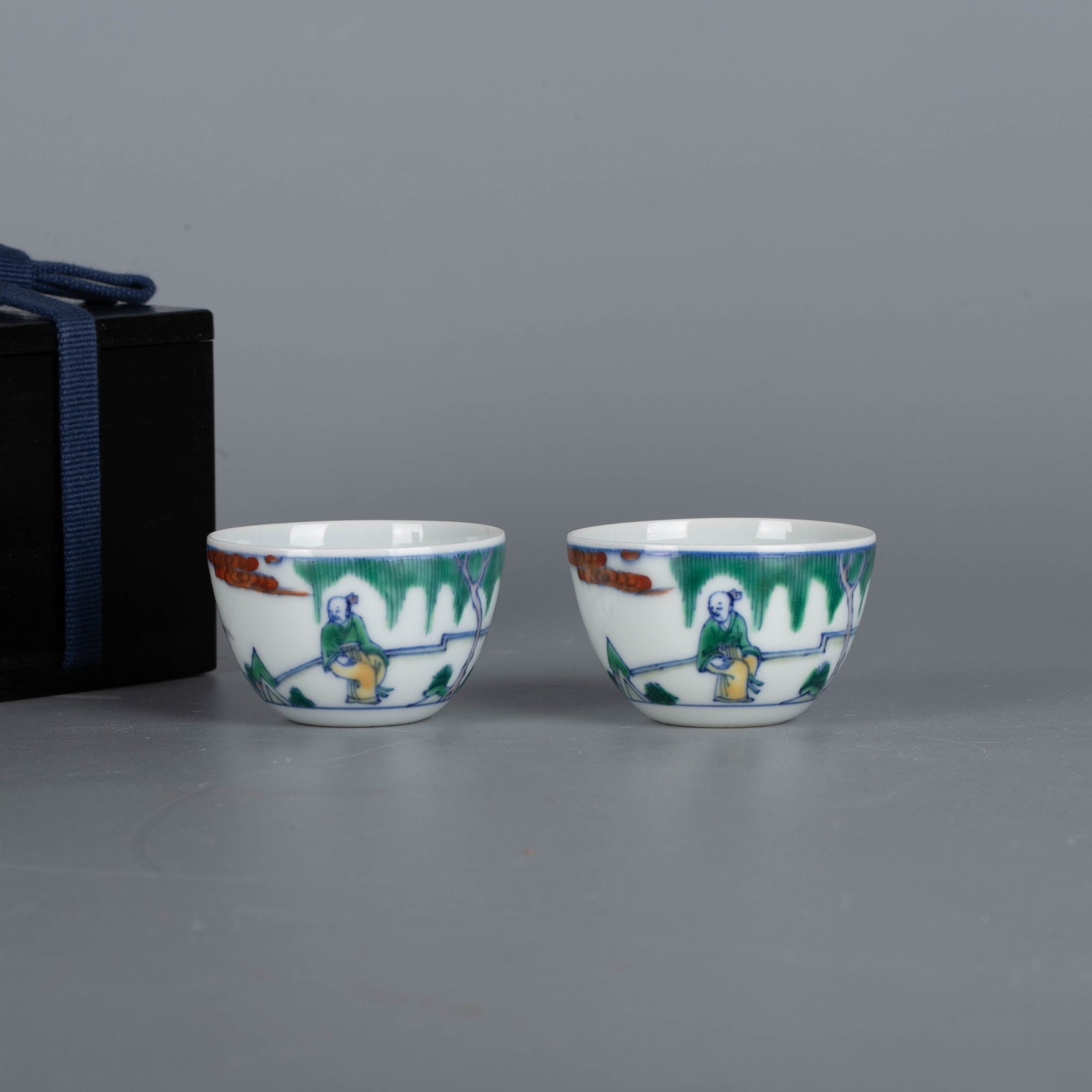 A pair of Gaoshi's chess cups under Doucai Liuxia (1 of 6)
