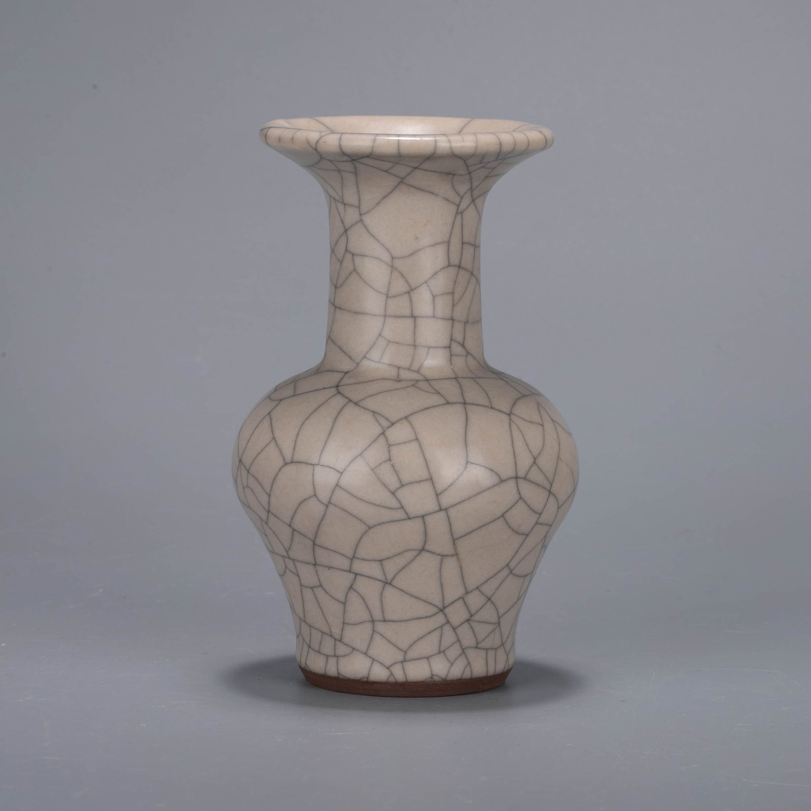 Ming Dynasty Ge Kiln Vase (1 of 6)