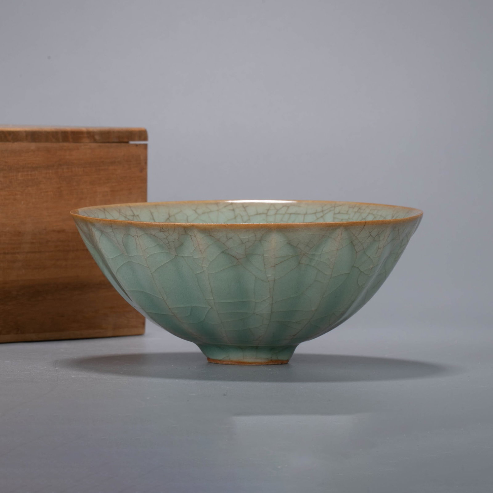 Song Dynasty Longquan lotus cup: Song Dynasty Longquan lotus cup
