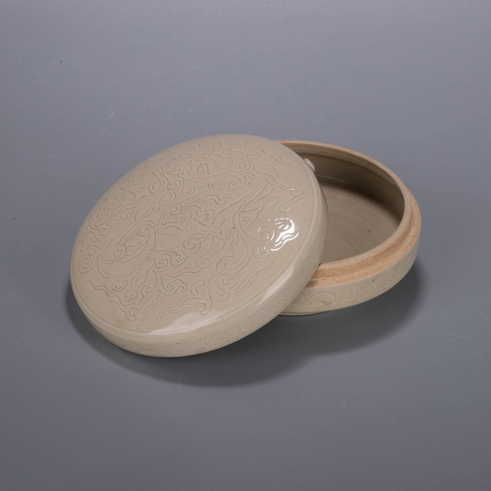 Song Dynasty Ding Kiln Bowl: Song Dynasty Ding Kiln Bowl
