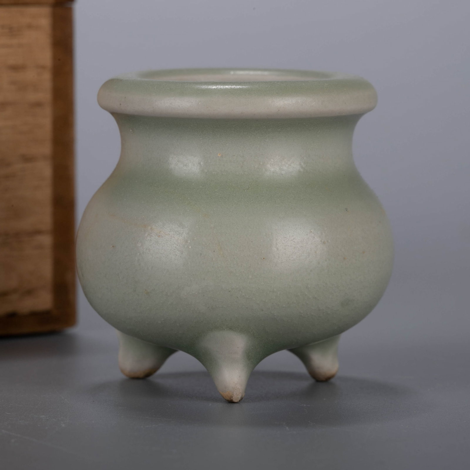 Yaozhou kiln small incense burner: Yaozhou kiln small incense burner