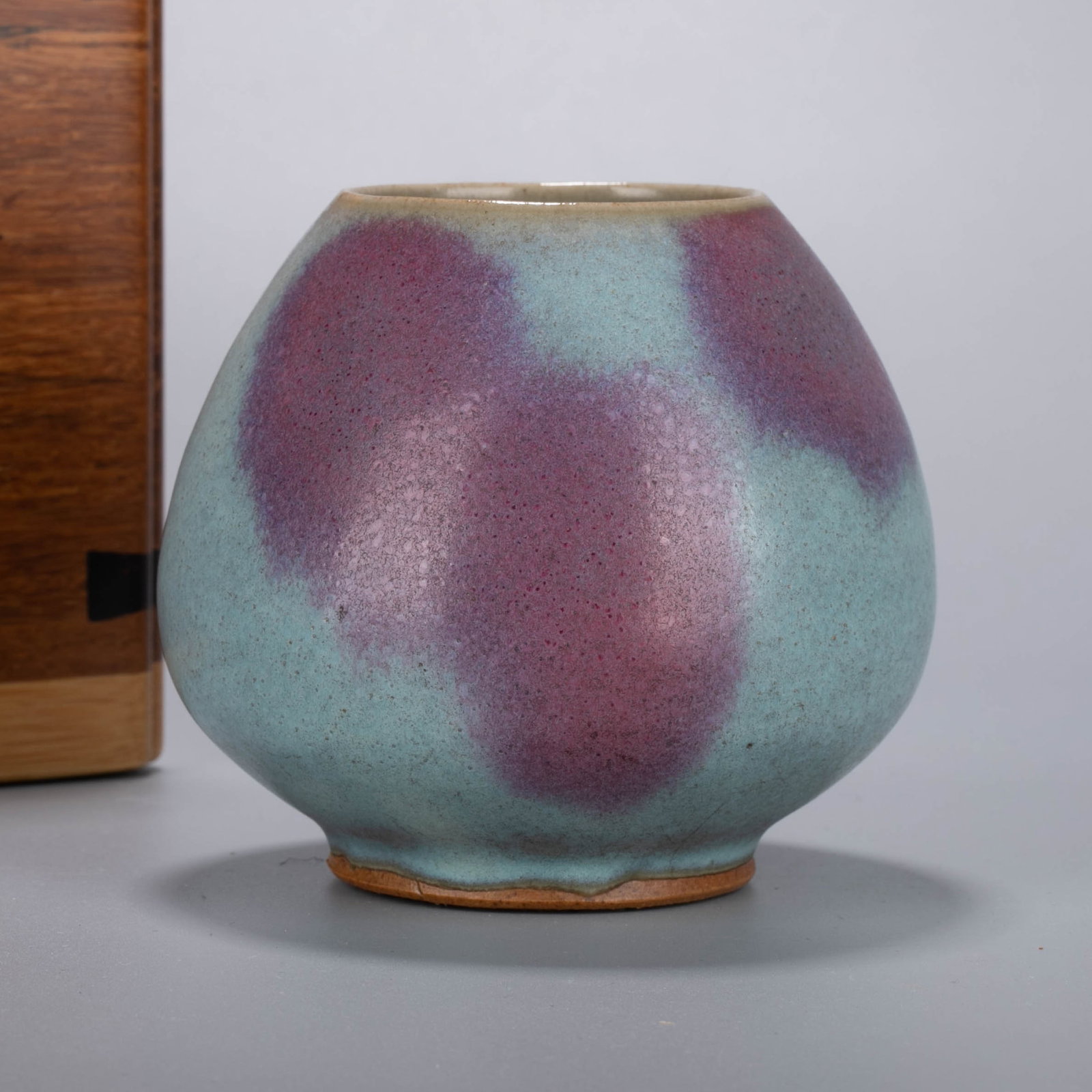 Song dynasty green glaze Jun ware red spot bowl: Song dynasty green glaze Jun ware red spot bowl