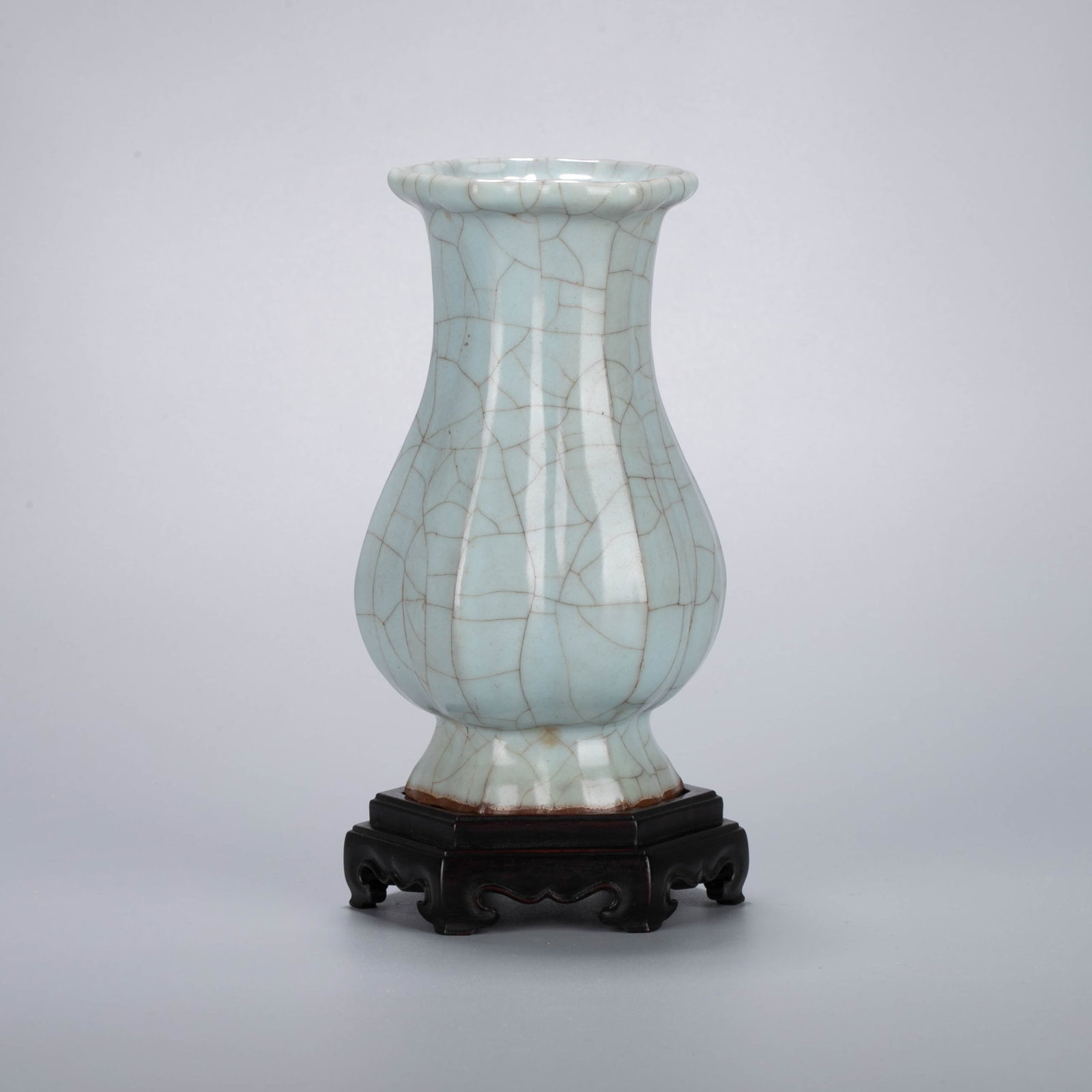 Song Dynasty official kiln chopstick vase: Song Dynasty official kiln chopstick vase
