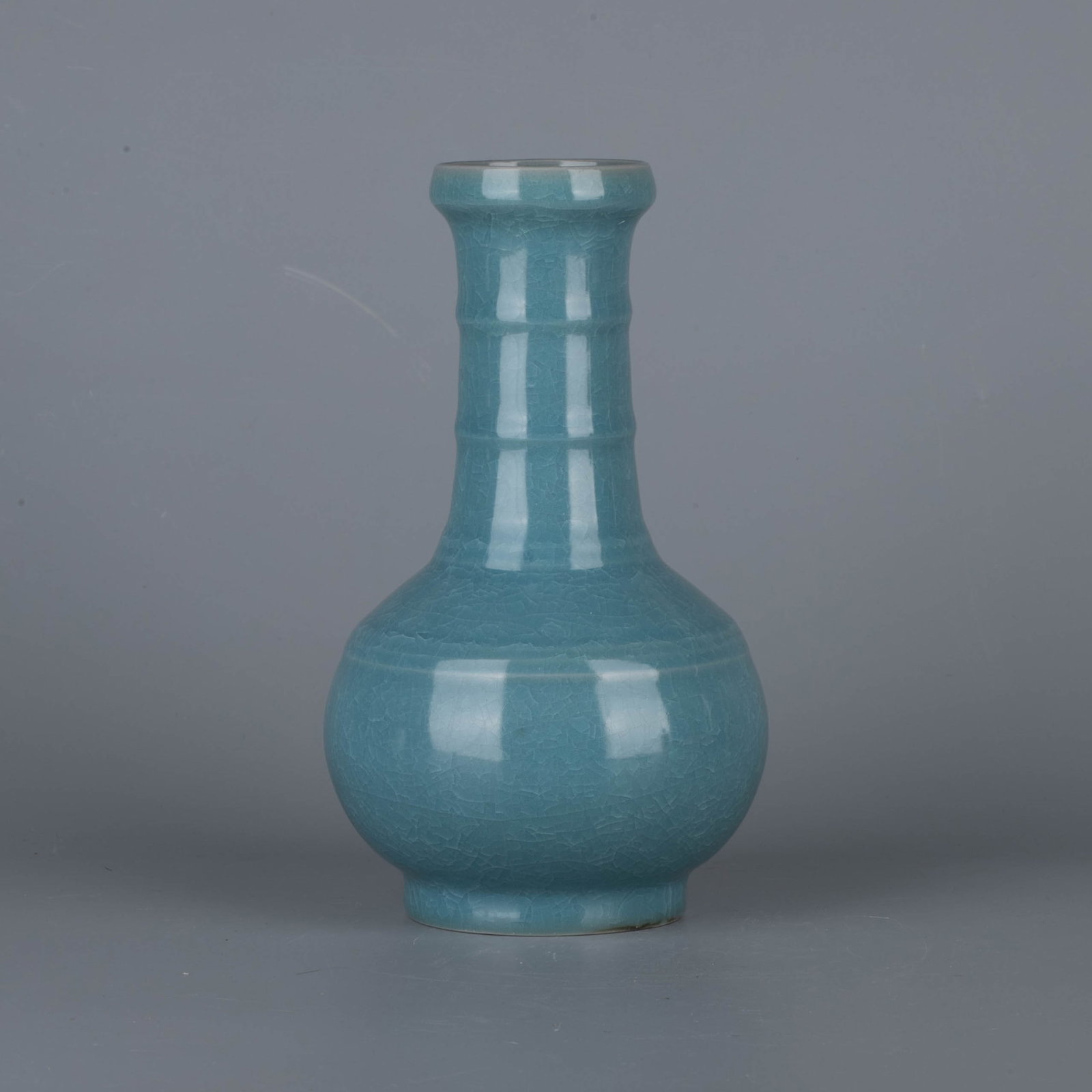 Ru kiln tianqing glaze vase (1 of 6)