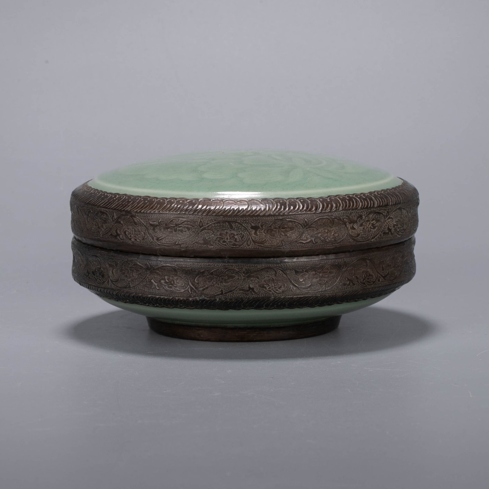 Longquan celadon incense box - 3