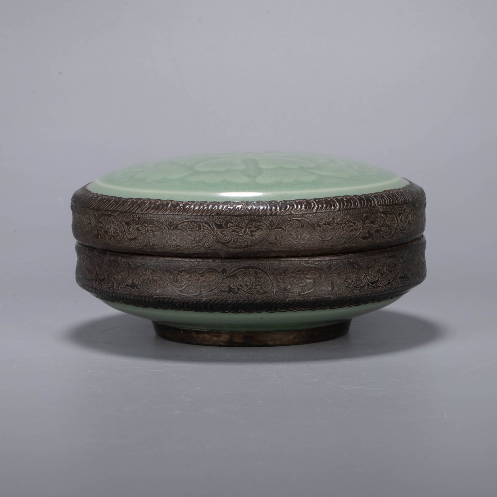Longquan celadon incense box - 5