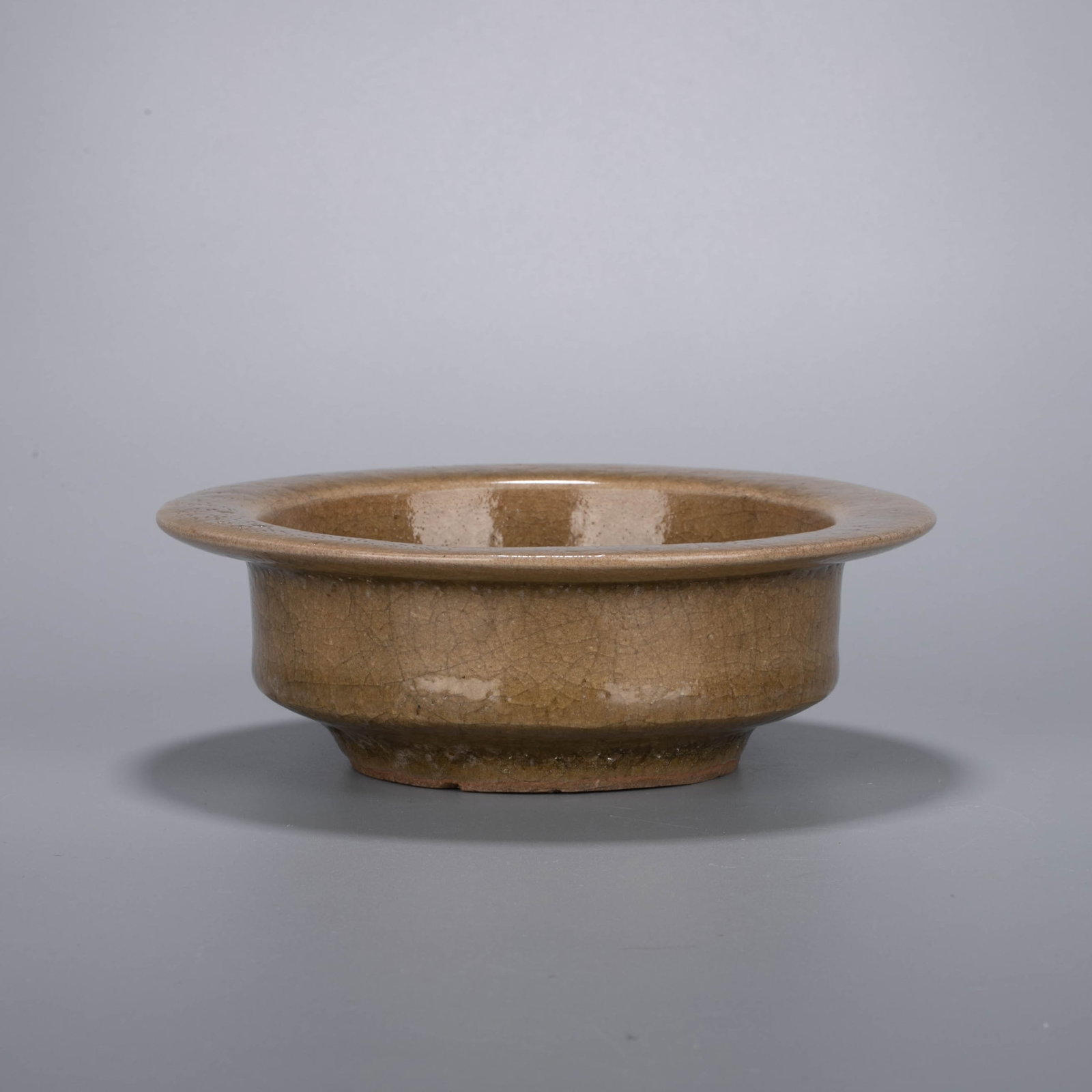 Song dynasty celadon beige glaze folded edge brush washer (1 of 5)