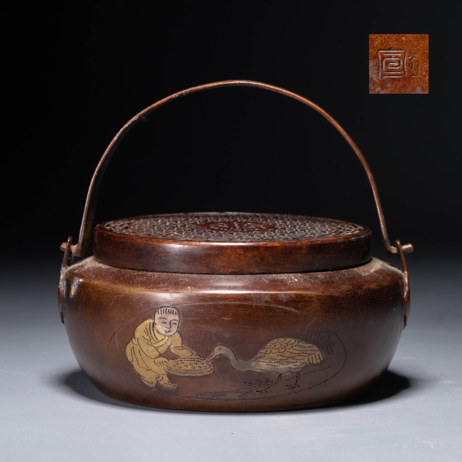 Xuande mark Tang bronze hand stove: Xuande mark Tang bronze hand stove