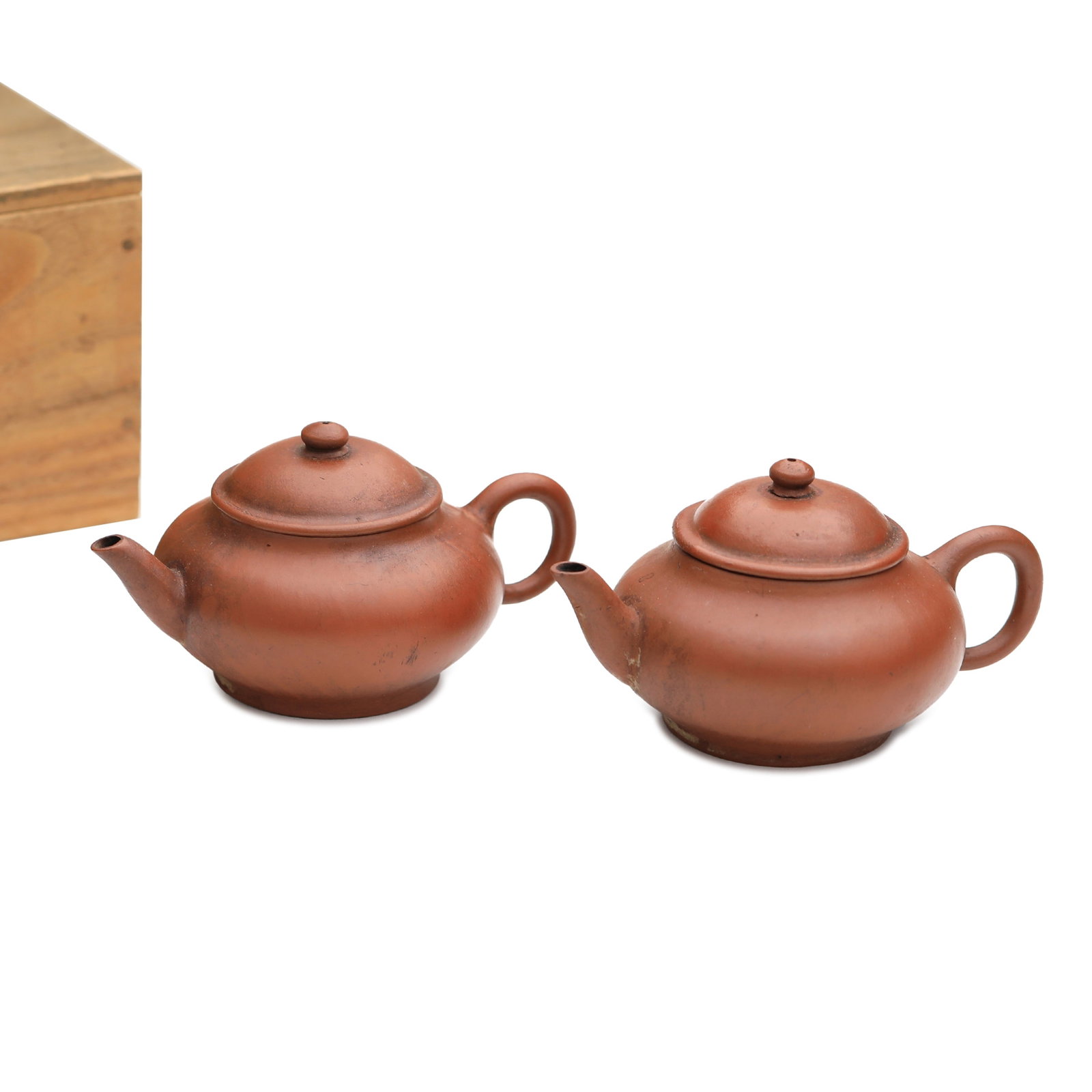 Qing A pair of red clay teapots (1 of 14)