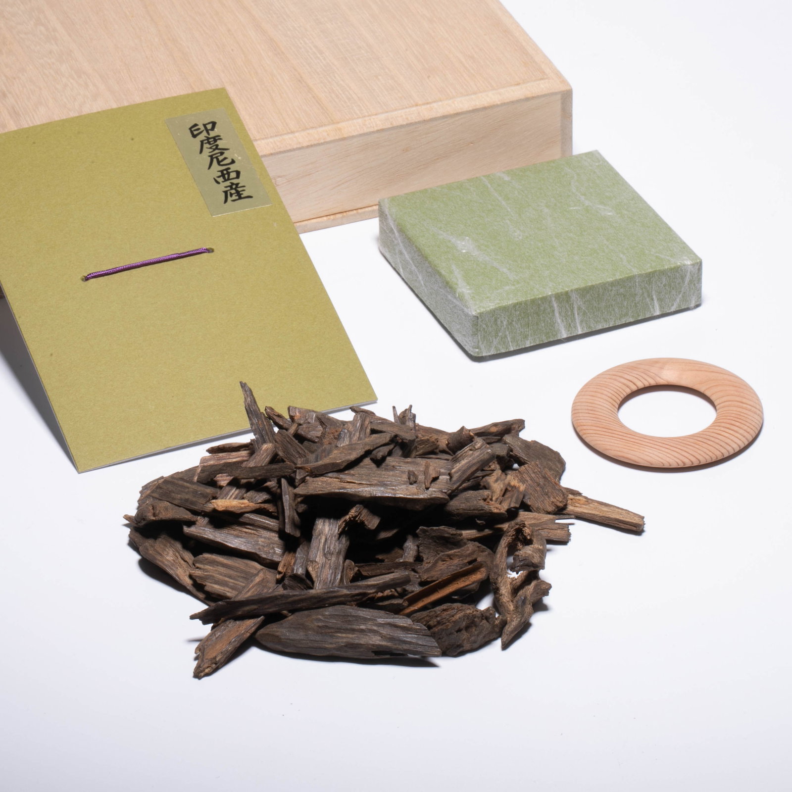Fragrant wood 57g: Fragrant wood 57g