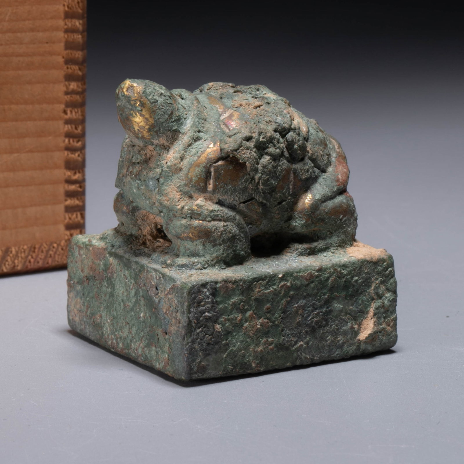 Han Dynasty Gilt Bronze Turtle Button Official Seal: Han Dynasty Gilt Bronze Turtle Button Official Seal
