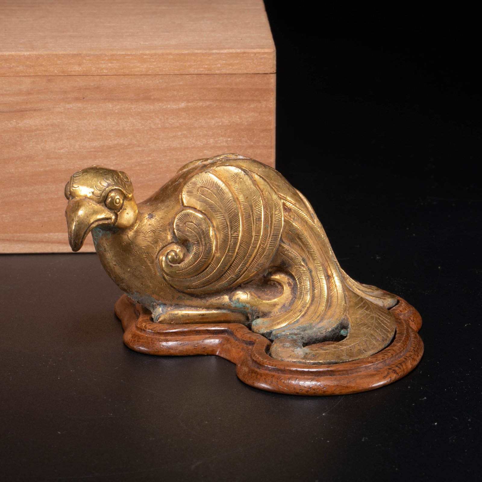 Han dynasty gilt bronze phoenix bird with pedestal: Han dynasty gilt bronze phoenix bird with pedestal