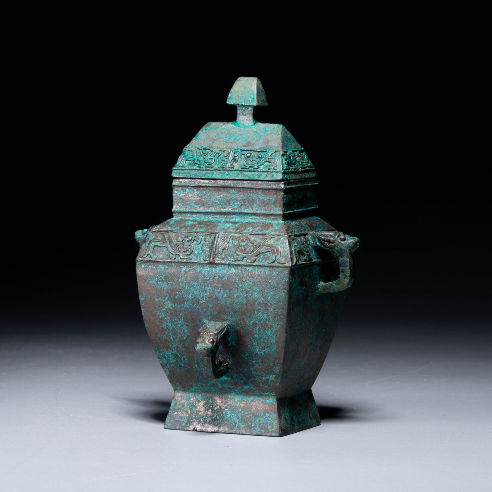 Western Zhou Dynasty Bronze Fangyi: Western Zhou Dynasty Bronze Fangyi