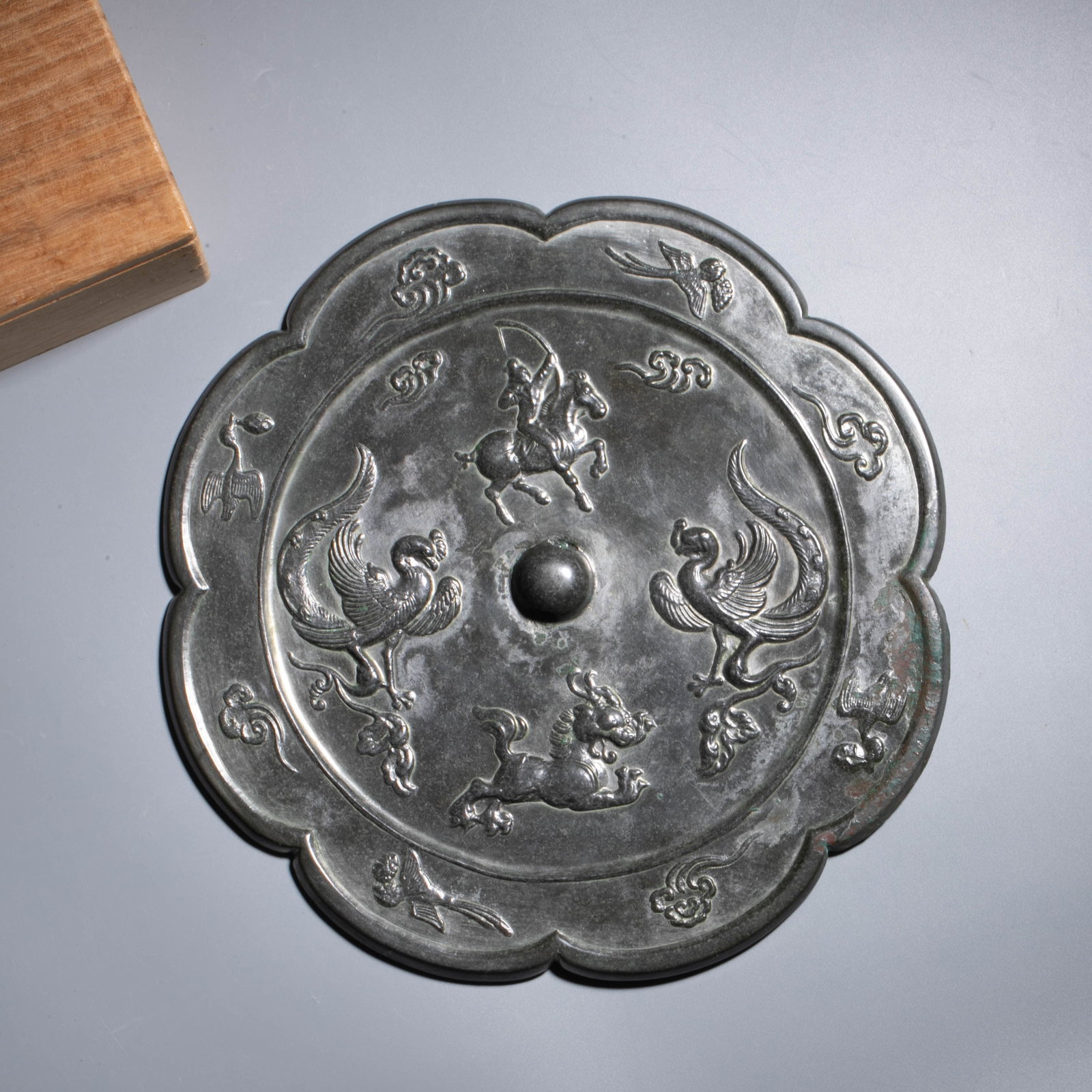 Bronze mirror with twin phoenixes shooting auspicious animals (1 of 10)