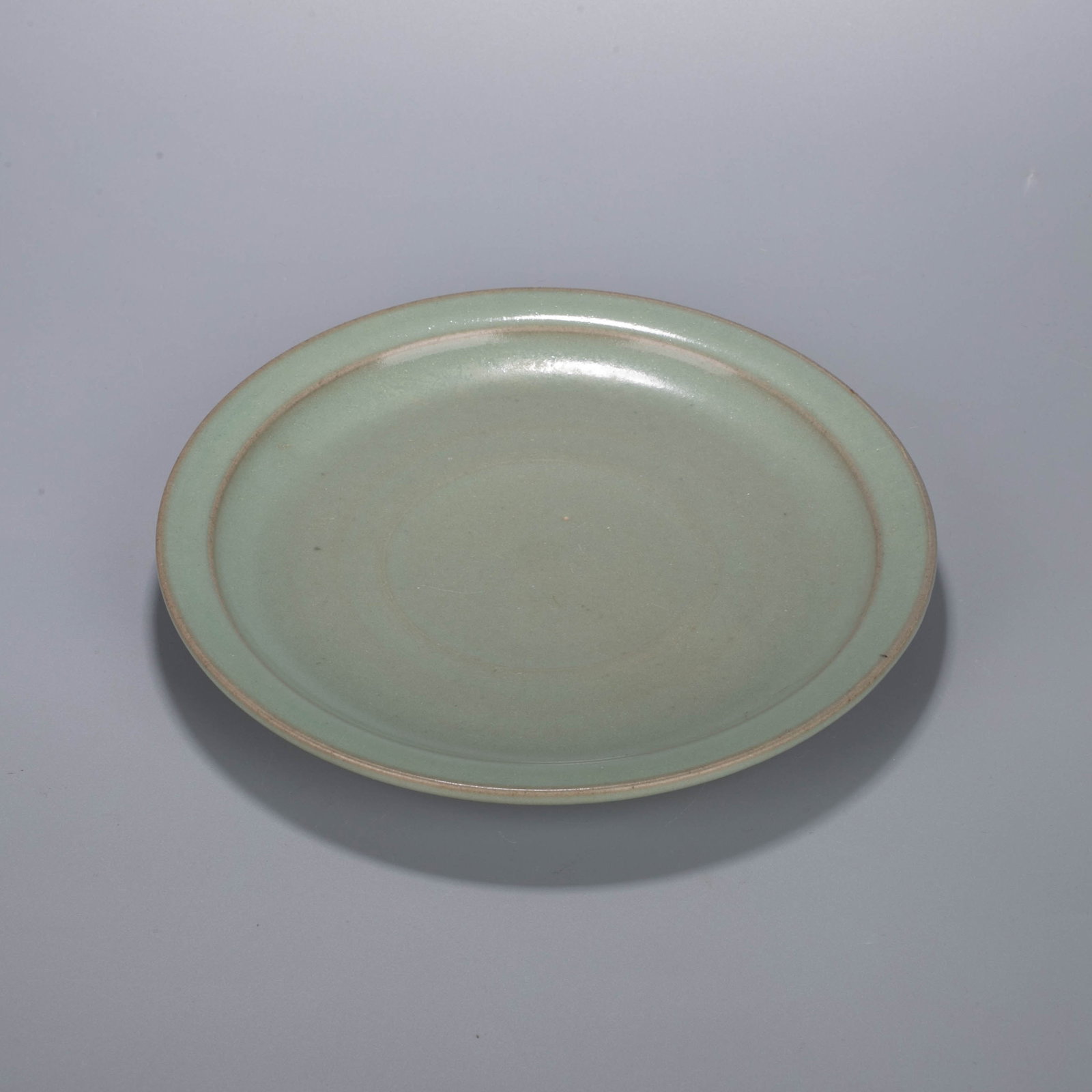 Song Dynasty celadon nail-fired flat-bottomed bowl (1 of 6)
