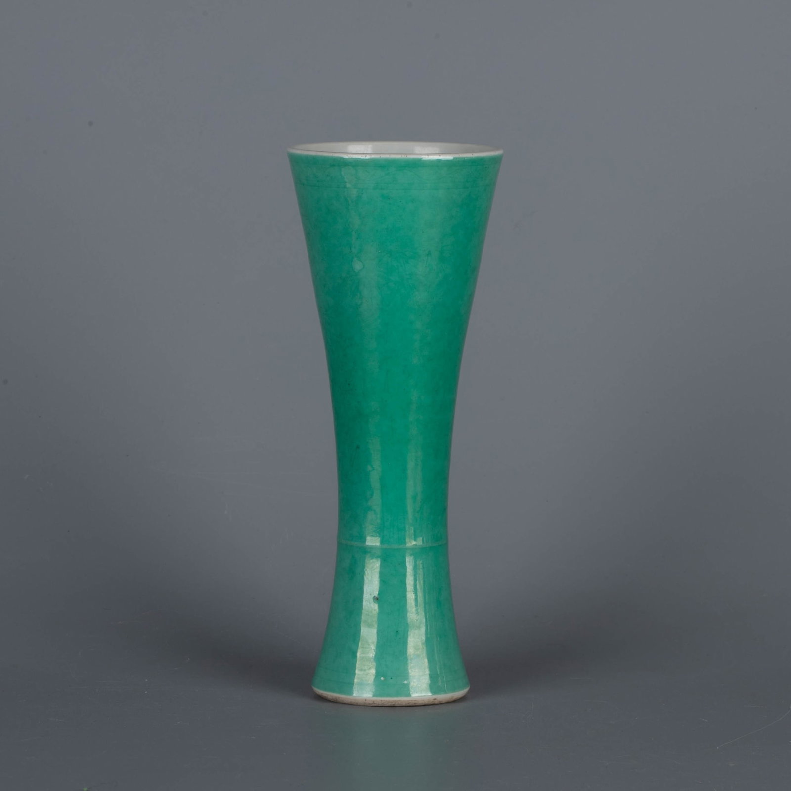 Qing dynasty green glazed bamboo vase: Qing dynasty green glazed bamboo vase