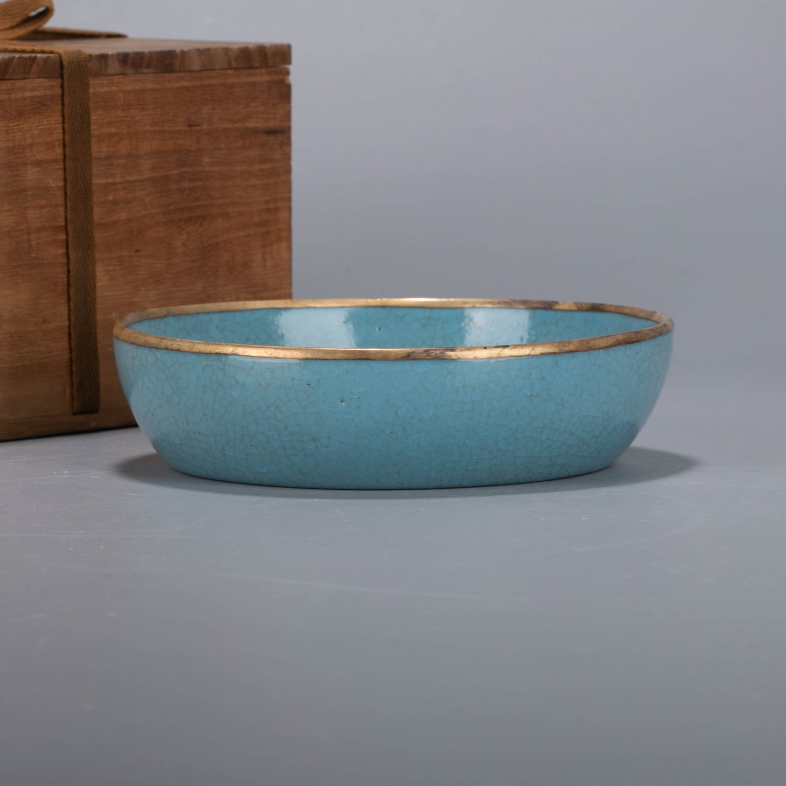 Song Dynasty Ru kiln tianqing glaze flat brush washer (1 of 7)