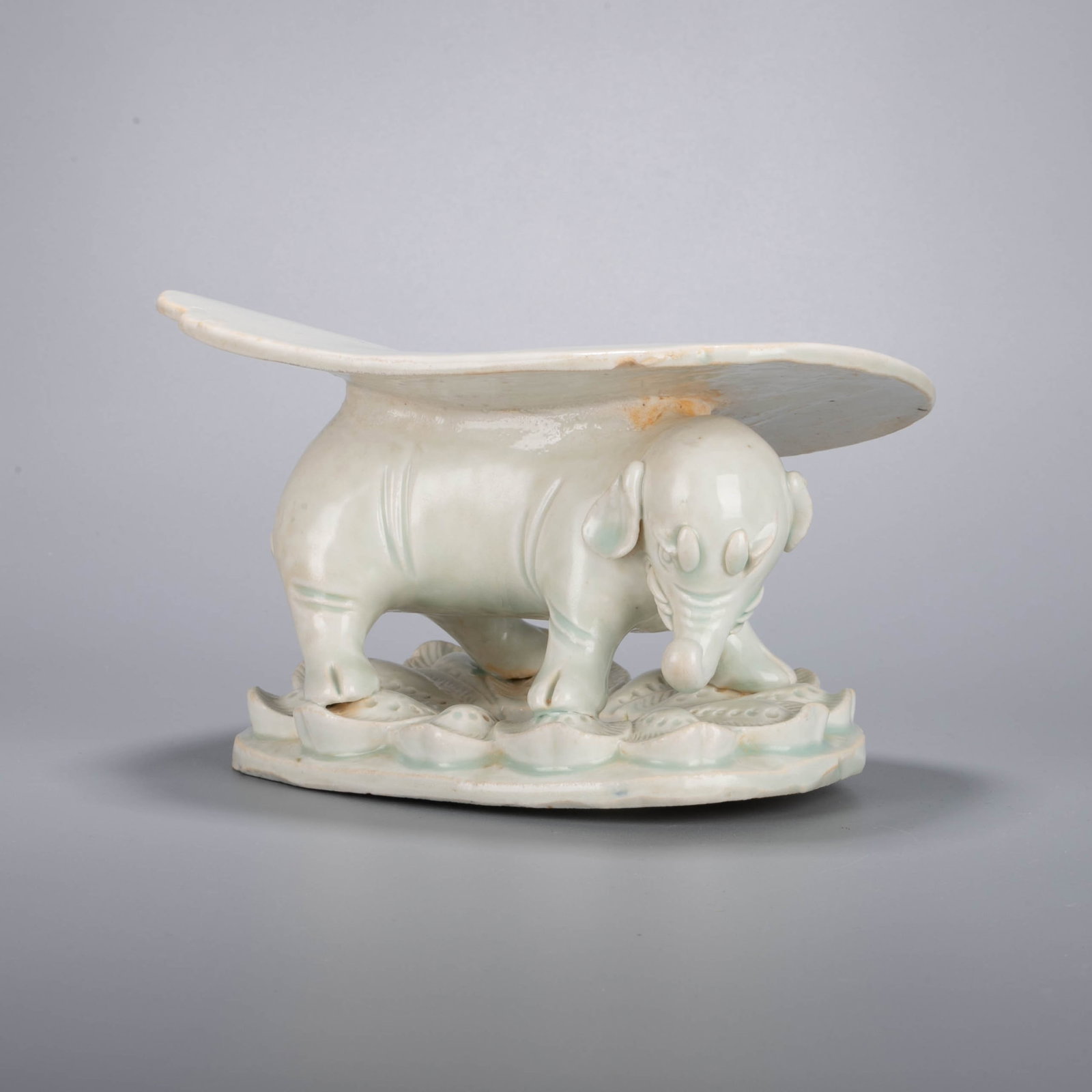 Song Dynasty Hutian kiln shadow blue elephant wares pillow: Song Dynasty Hutian kiln shadow blue elephant wares pillow